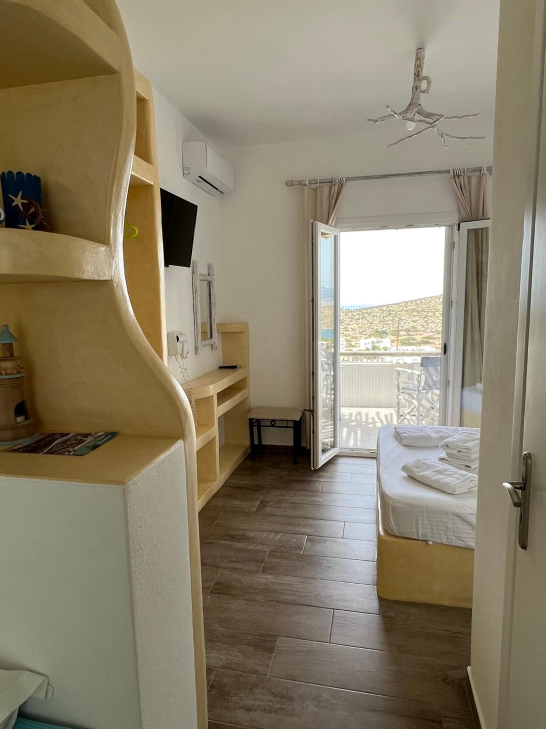 Double Room with Balcony - Photo 34