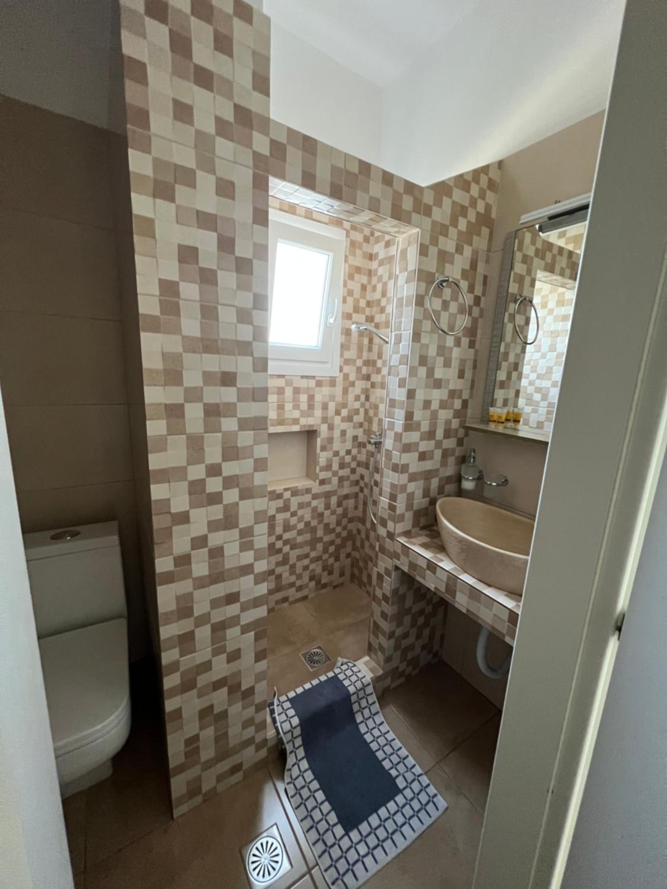 Double Room with Balcony - Photo 35