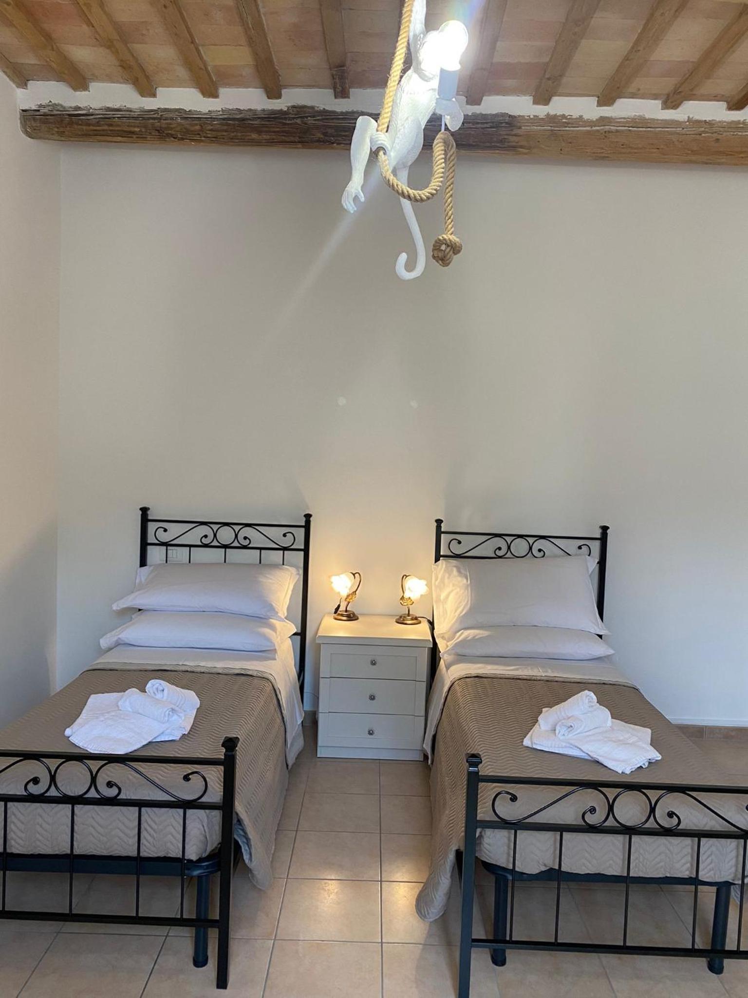Basic Triple Room With Shared Bathroom photo 3