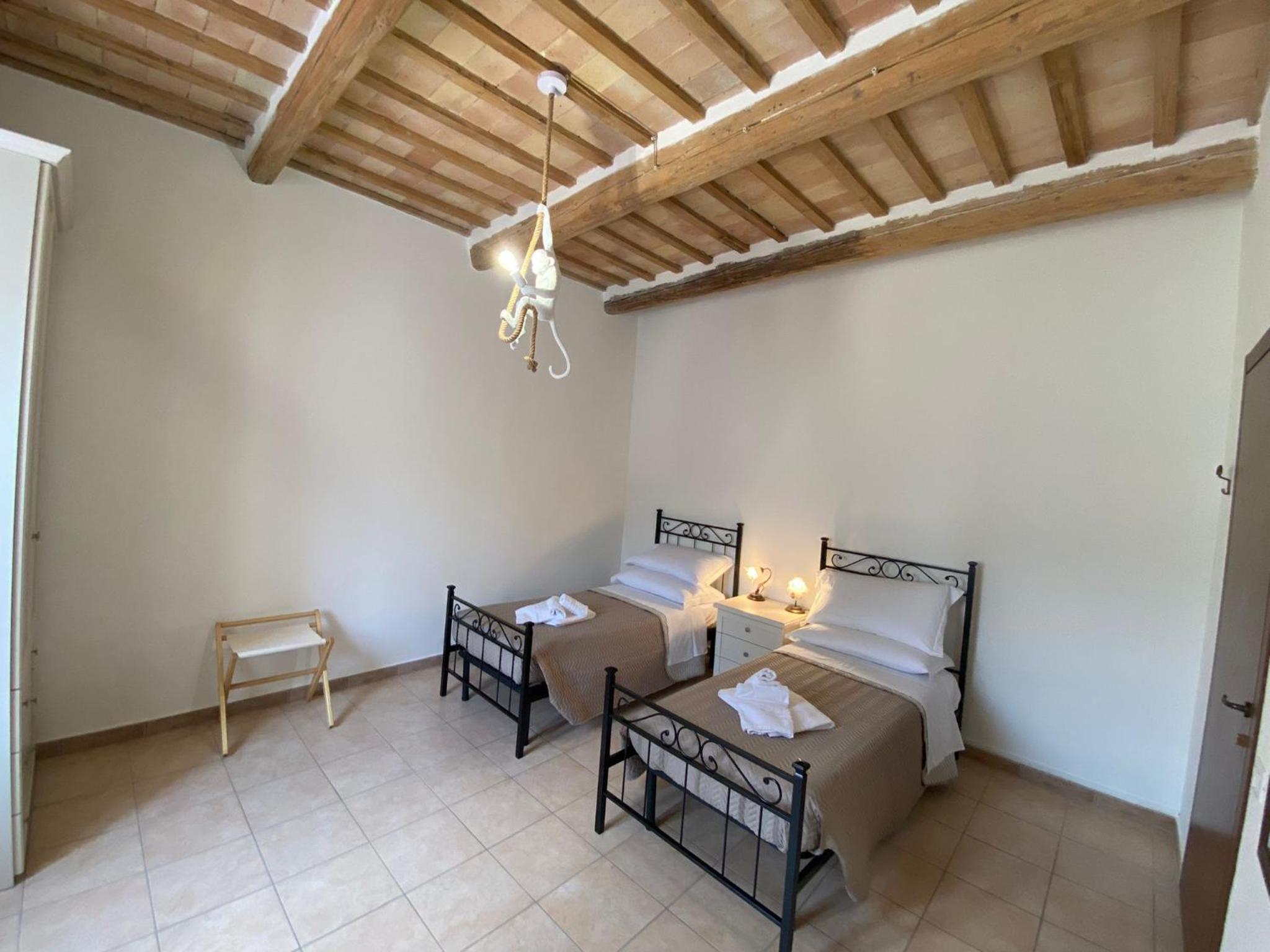 Basic Triple Room With Shared Bathroom photo 2