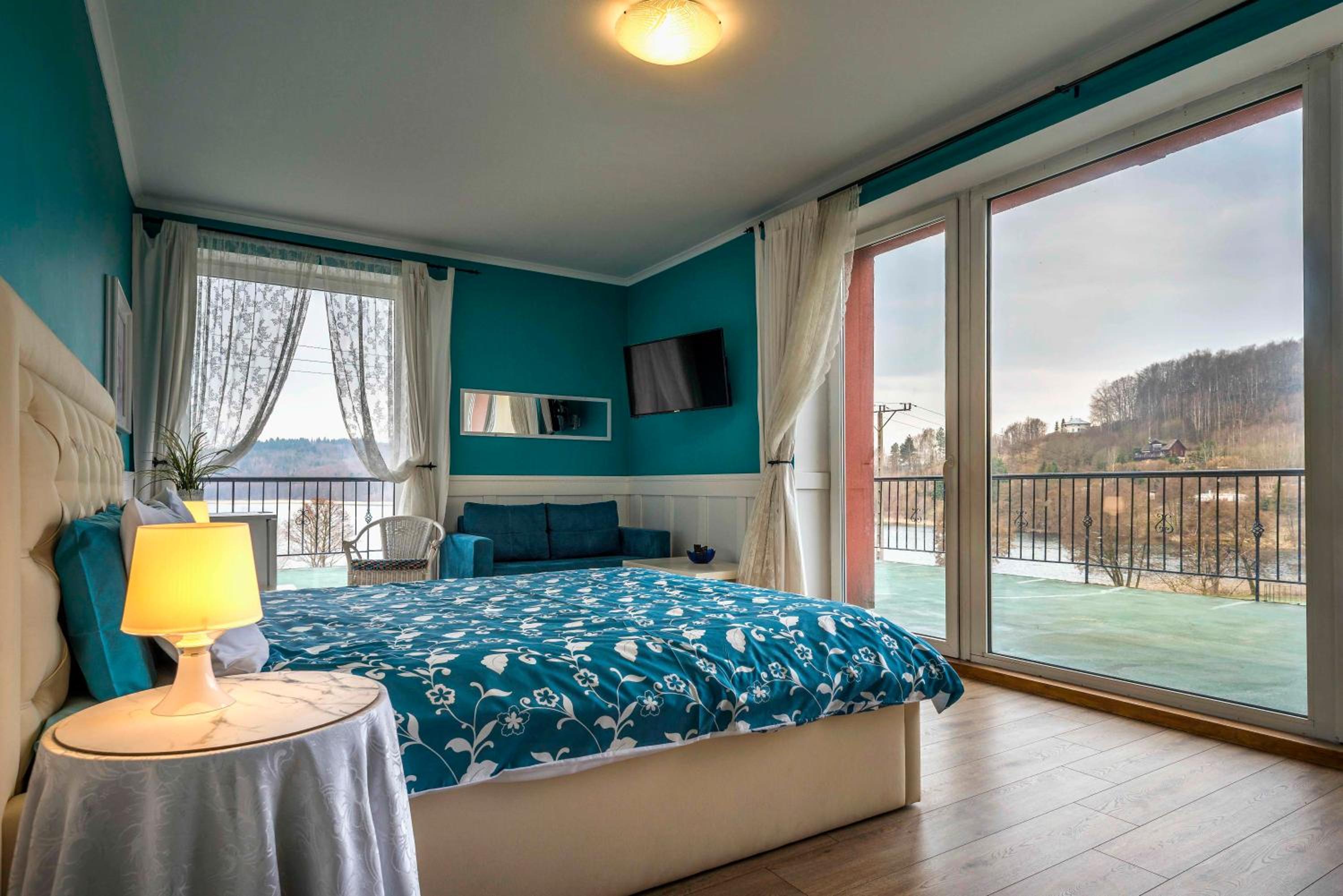 Deluxe Double Room with Balcony photo 2