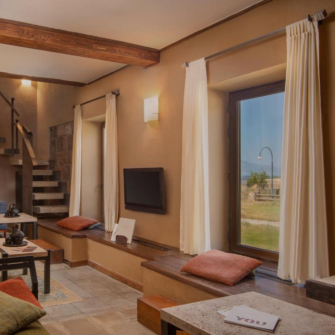 Superior Family Room photo 1