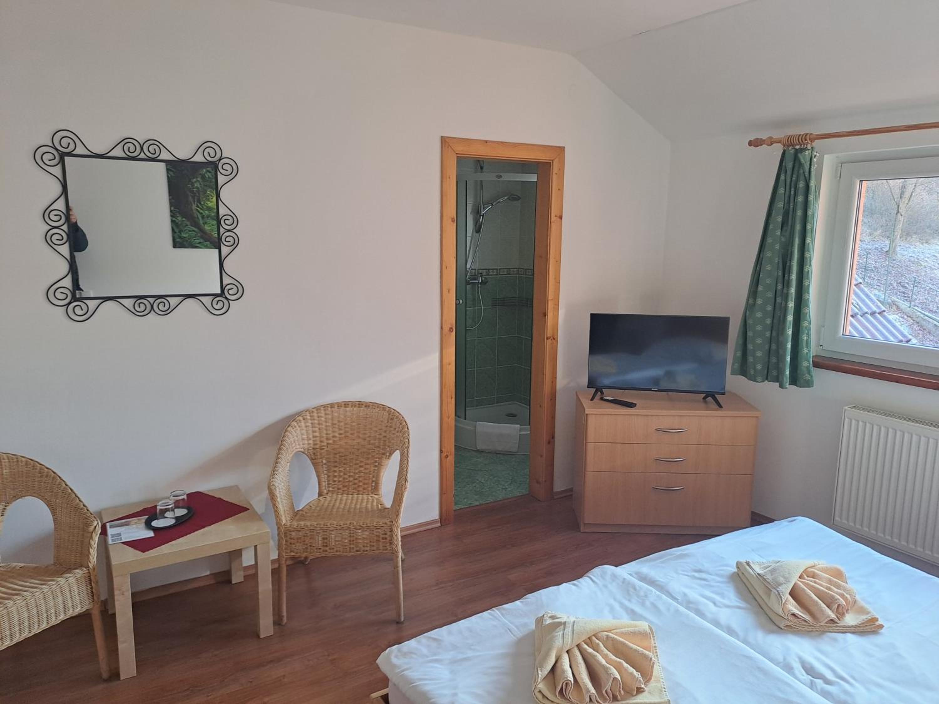 Deluxe Double Room - Photo 7