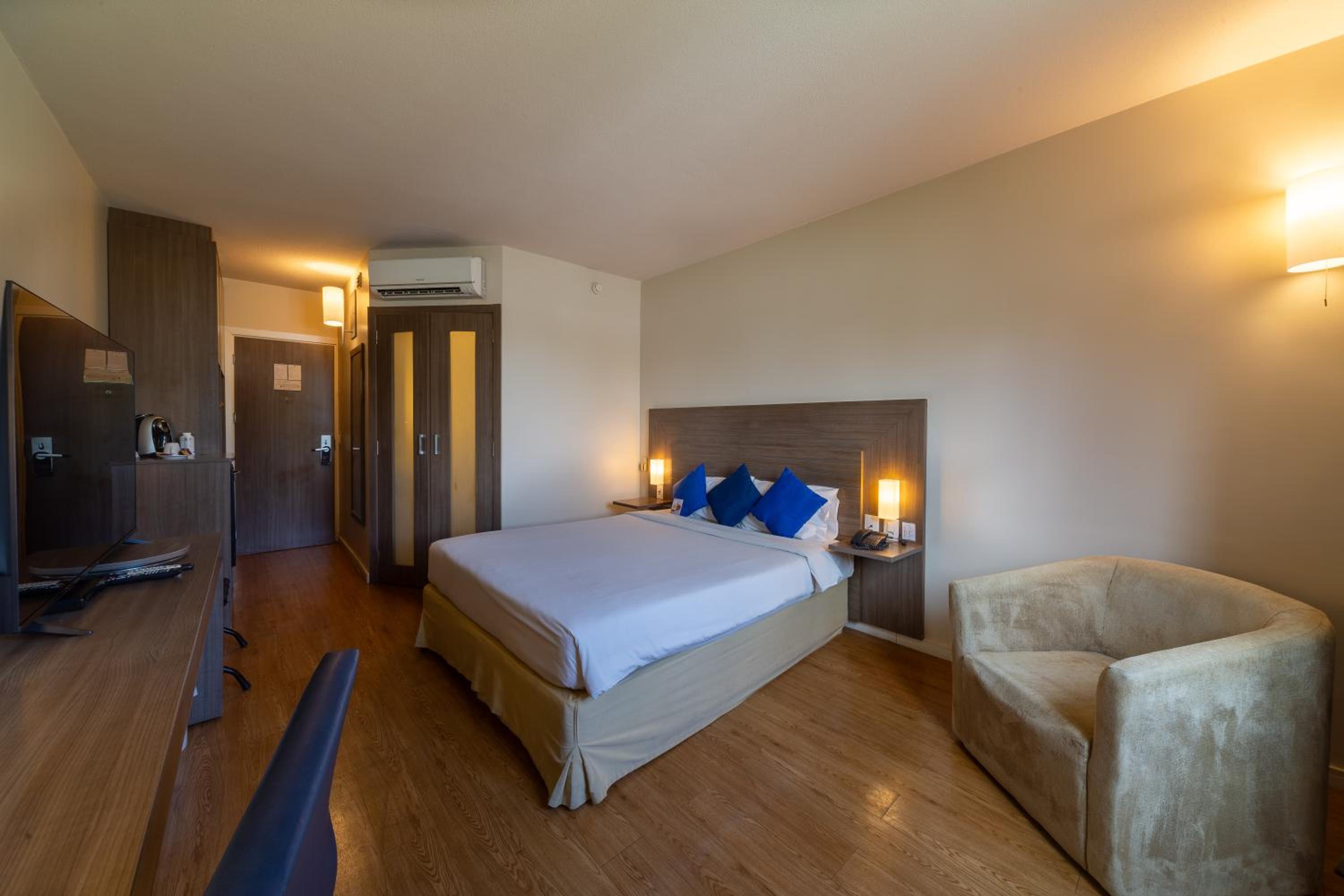 Executive Double Room - Photo 2