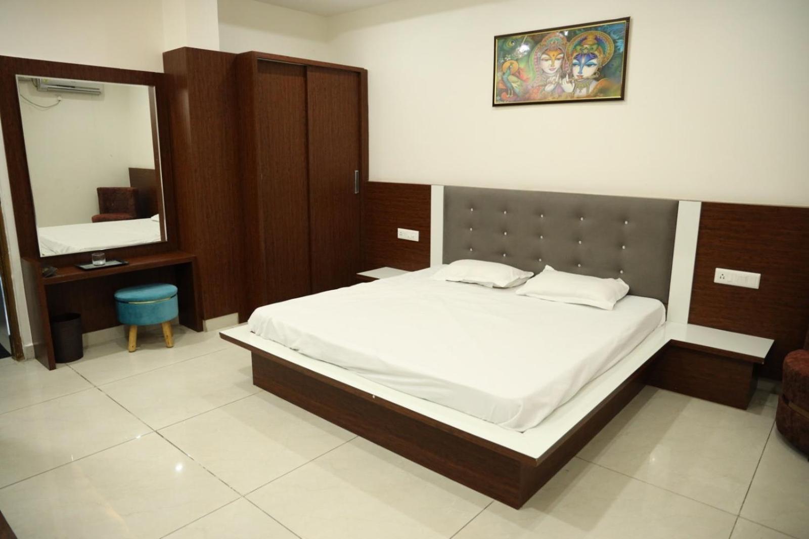 Superior King Room photo 2