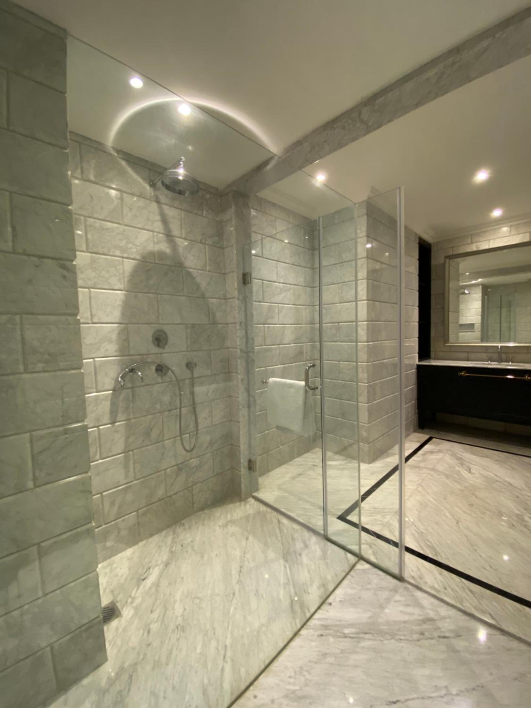 Executive Suite - Photo 4