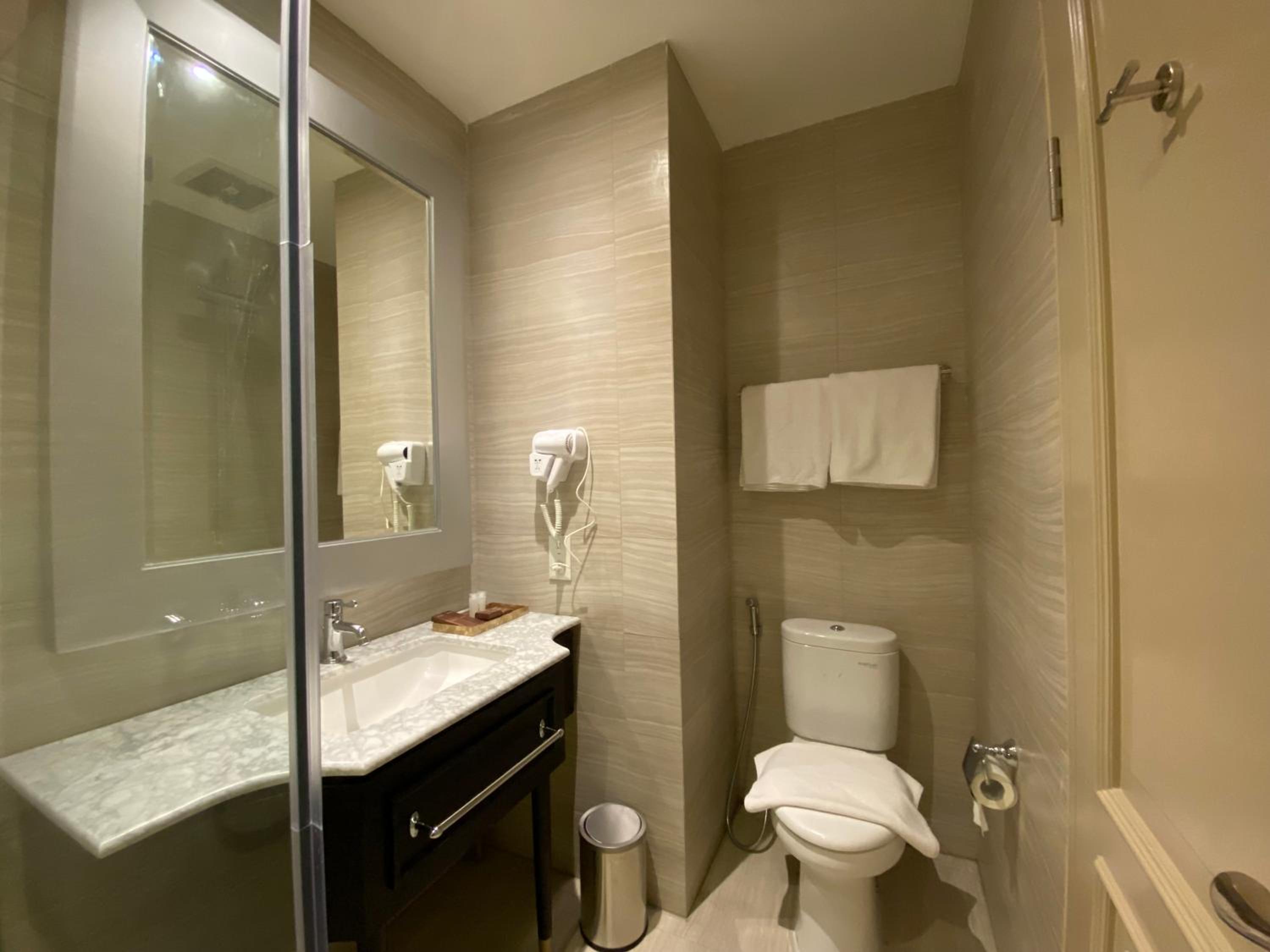 Superior King Room - Photo 4