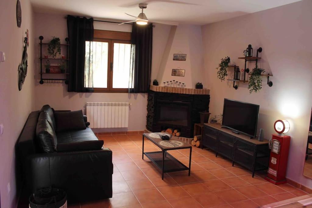 Three-Bedroom House photo 3