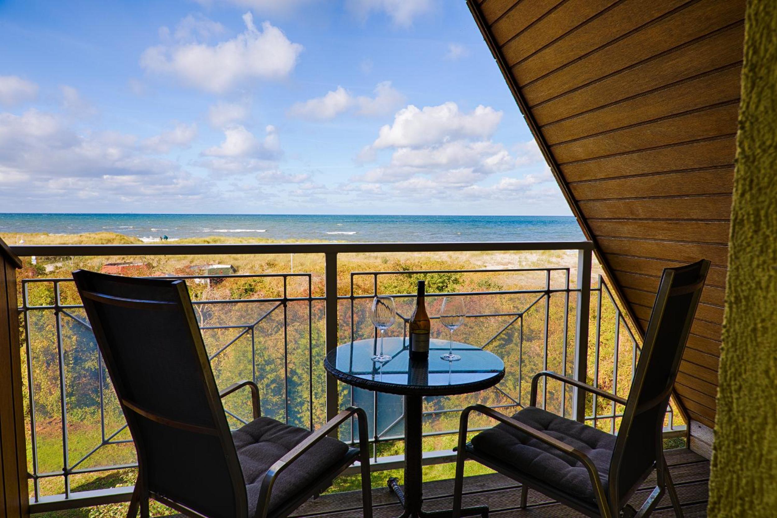 Double Room with Balcony and Sea View photo 3