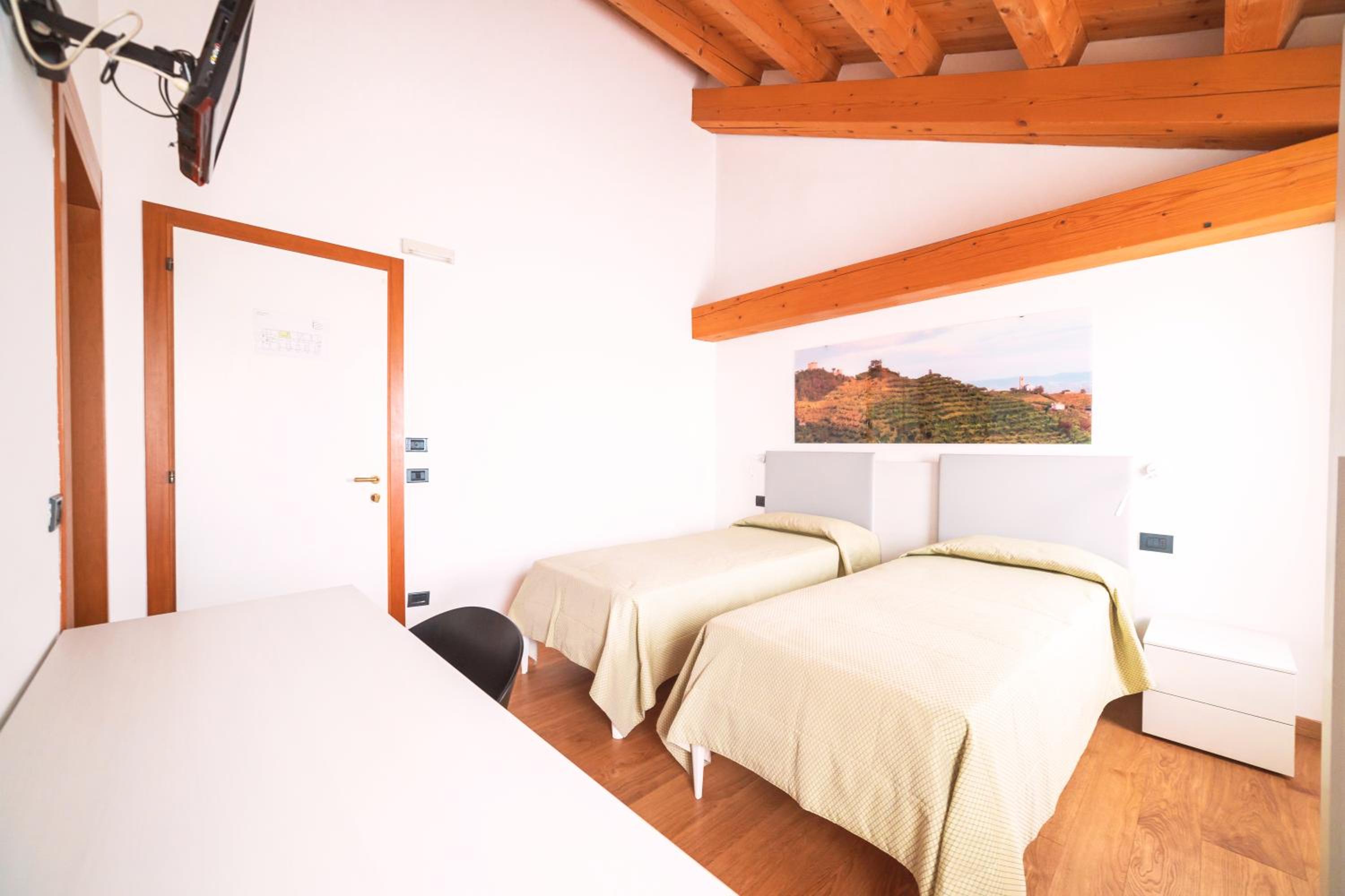 Double or Twin Room with Bathroom photo 2