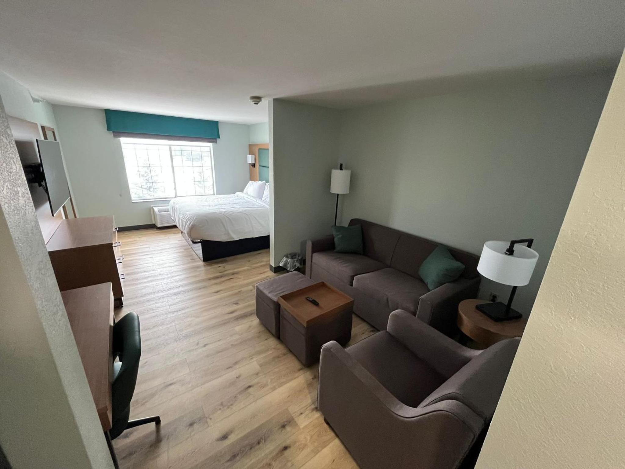 King Room - Non-Smoking - Photo 15