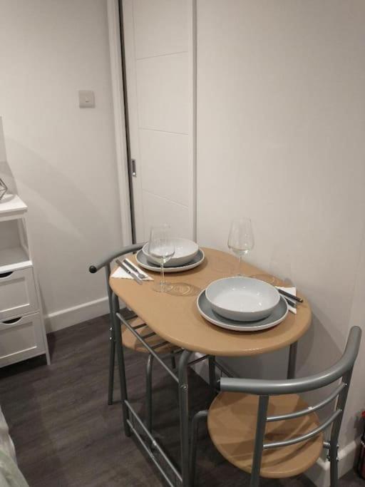 One-Bedroom Apartment photo 3