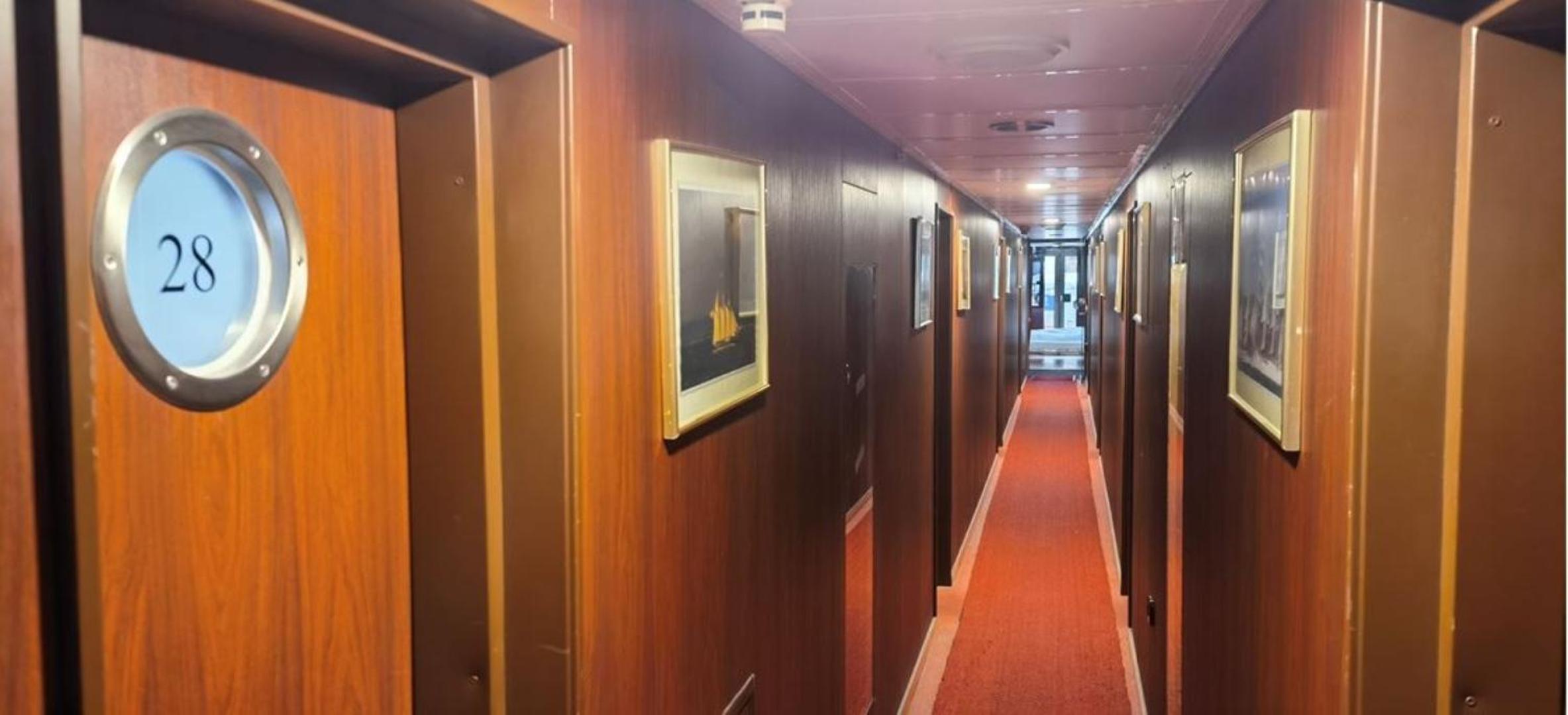 Double Cabin 1st Class - Shipotel Eastern photo 3