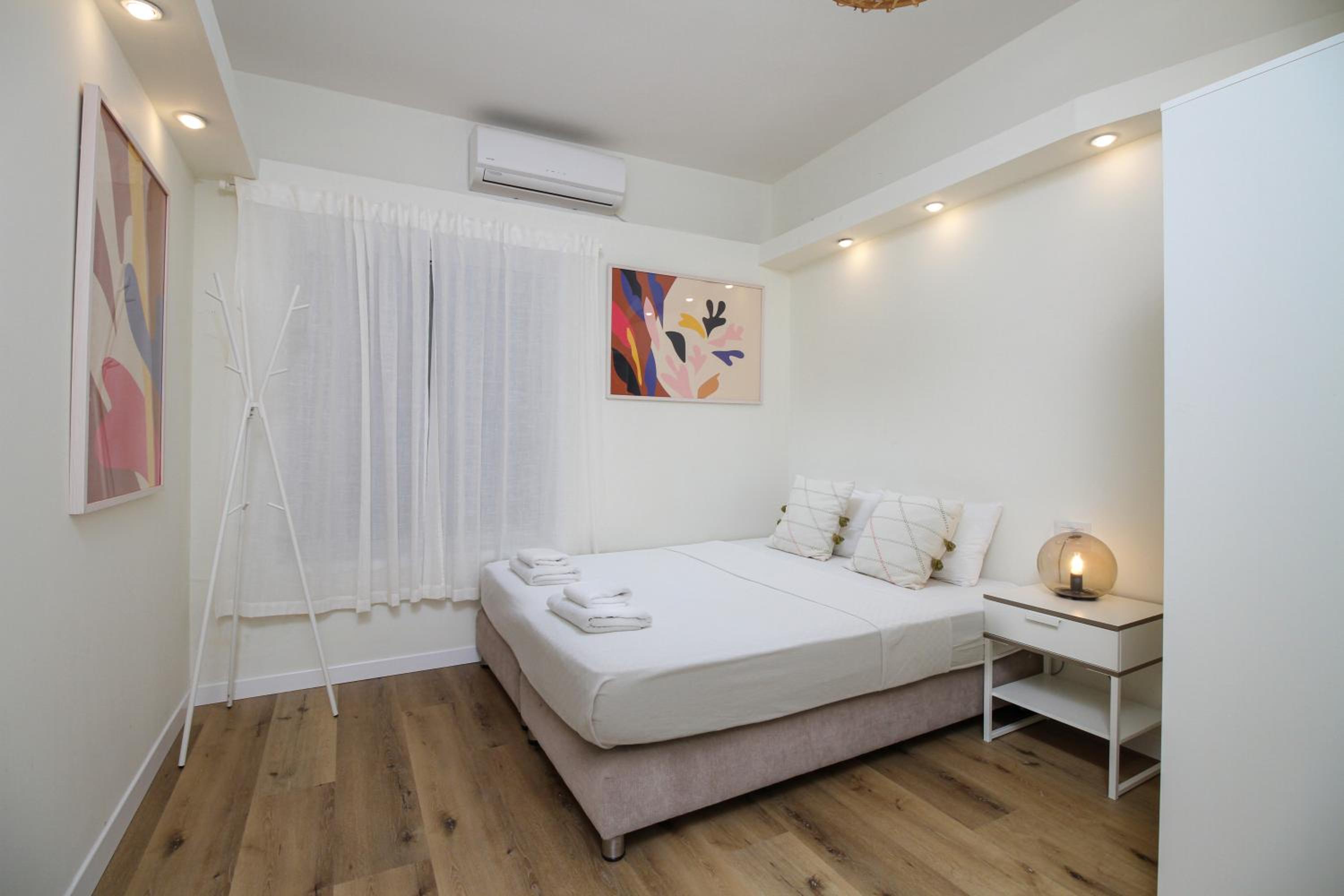 Double or Twin Room - Photo 6