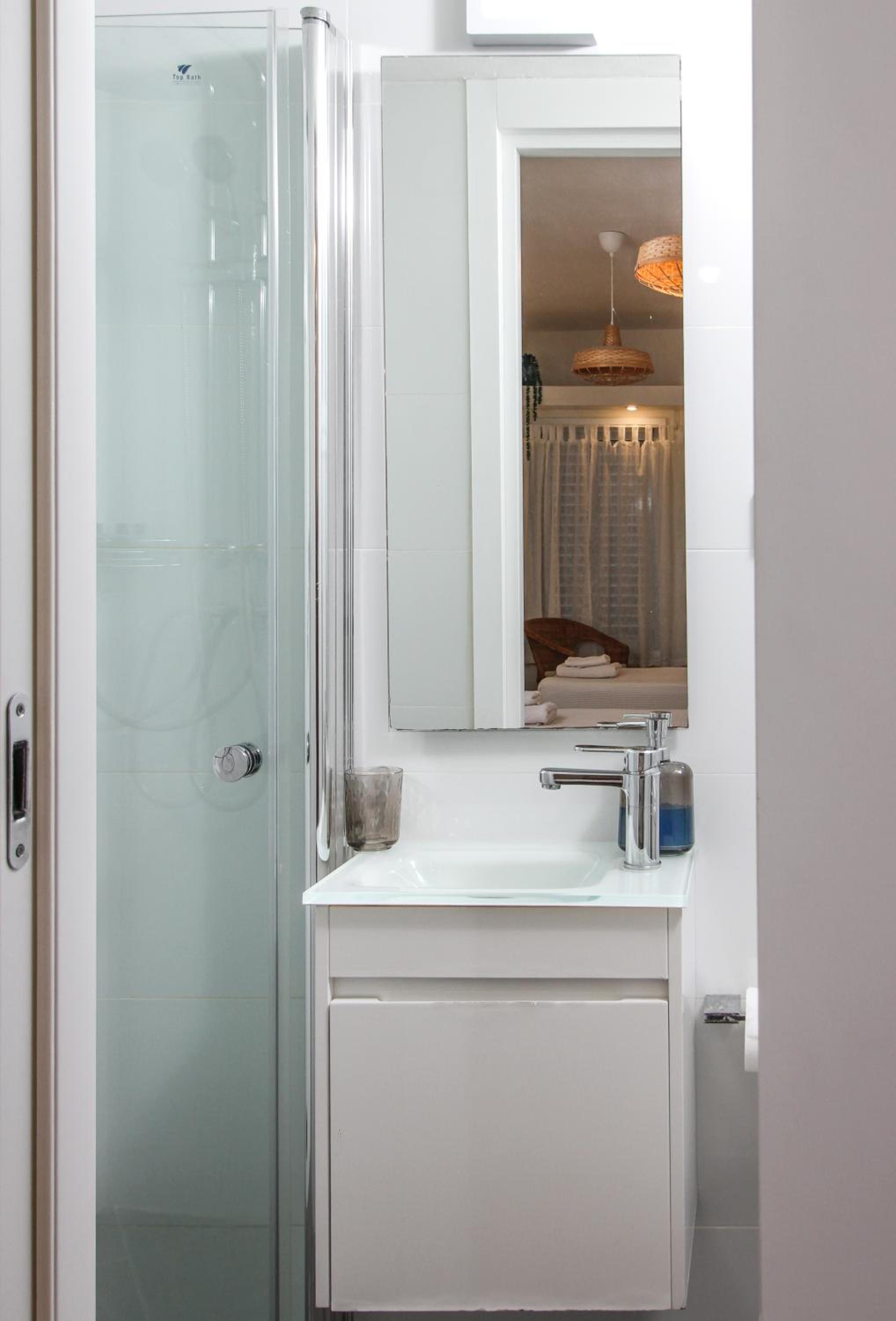 Double or Twin Room - Photo 8