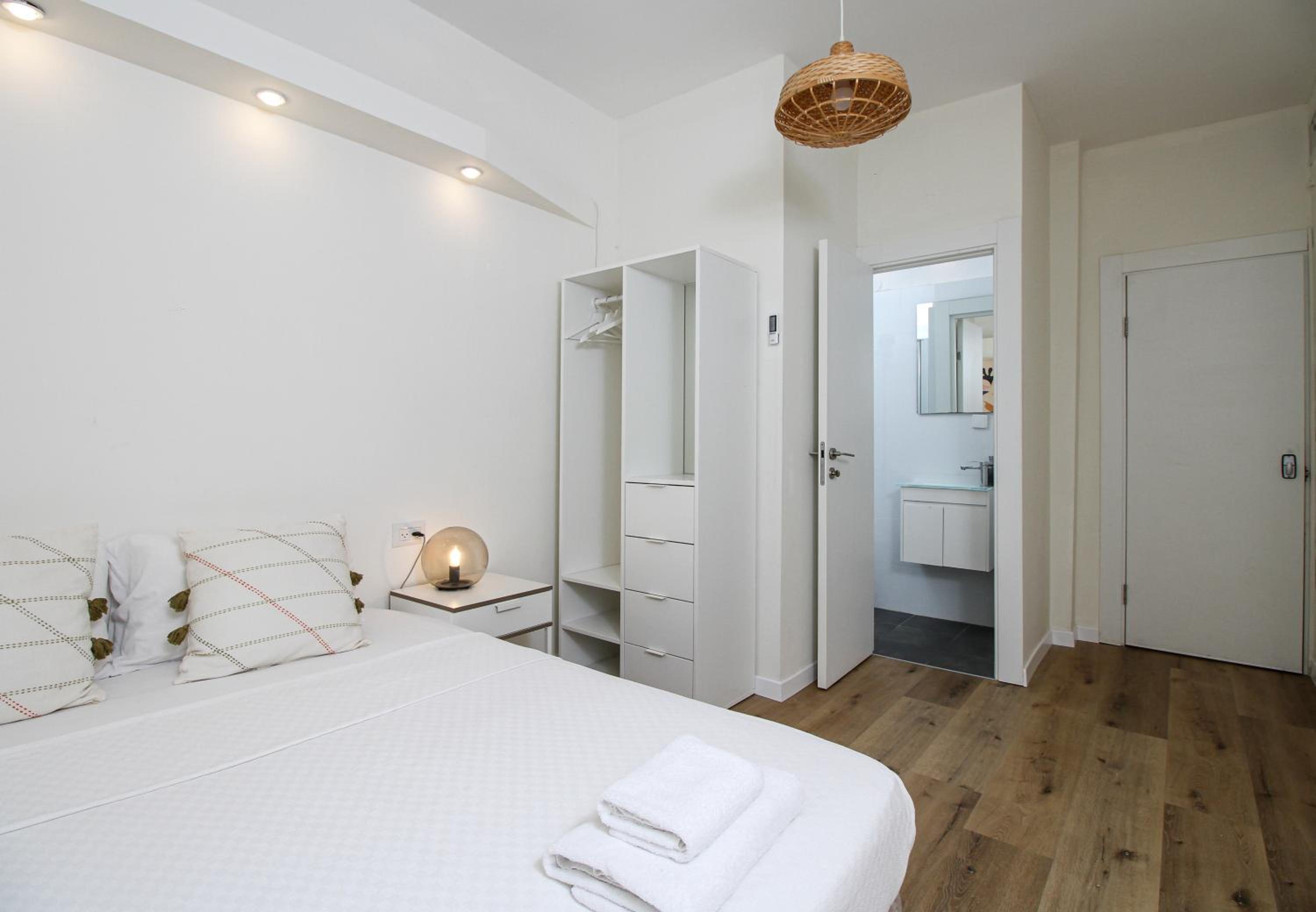 Double or Twin Room - Photo 11