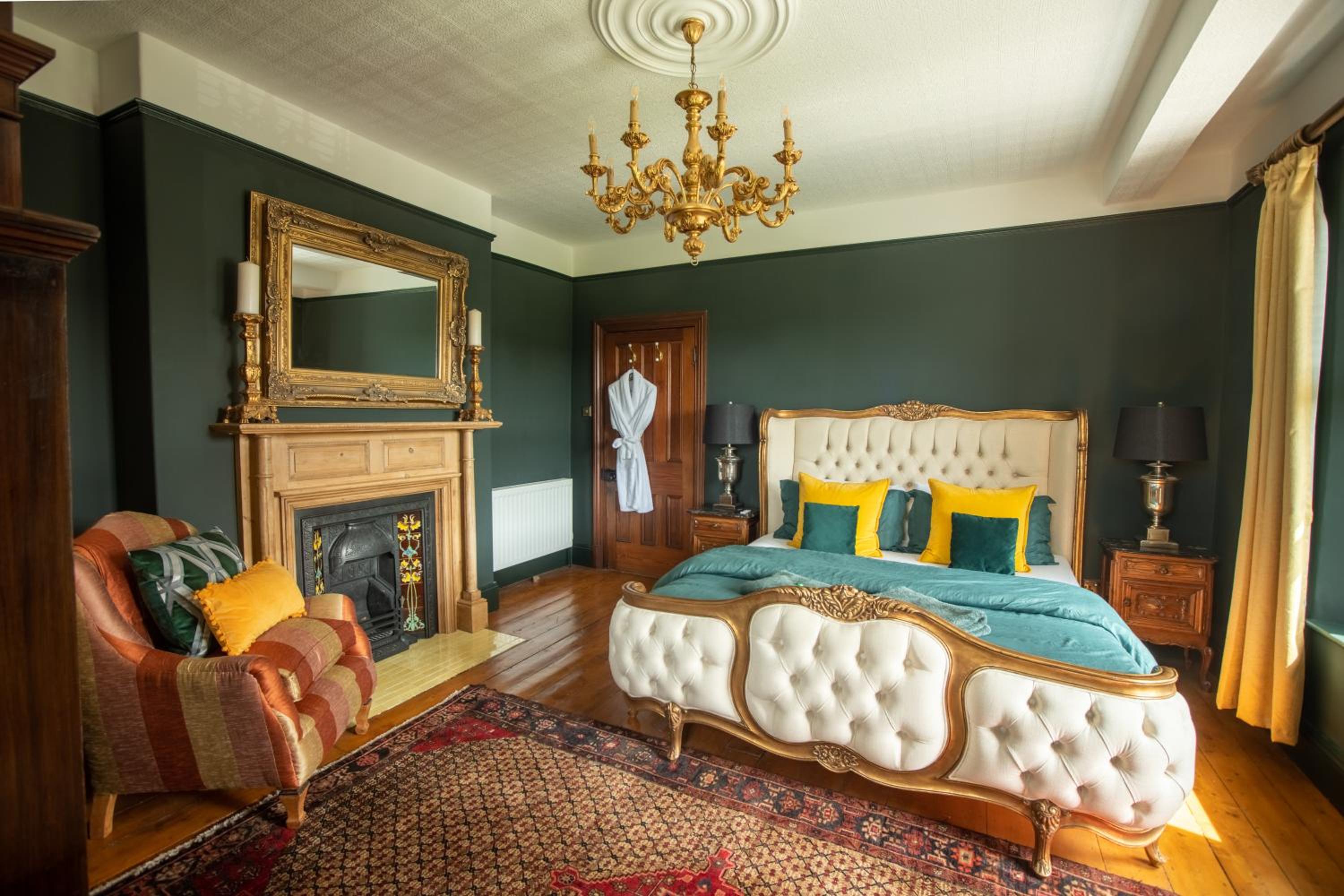 King Room with Garden View - Photo 10