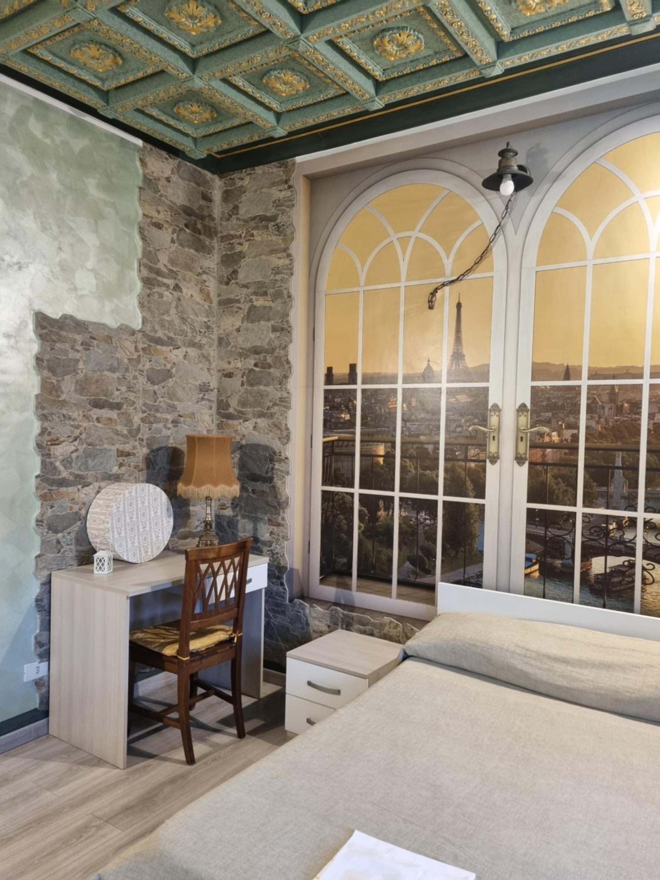 Quadruple Room with Private Bathroom - Photo 6