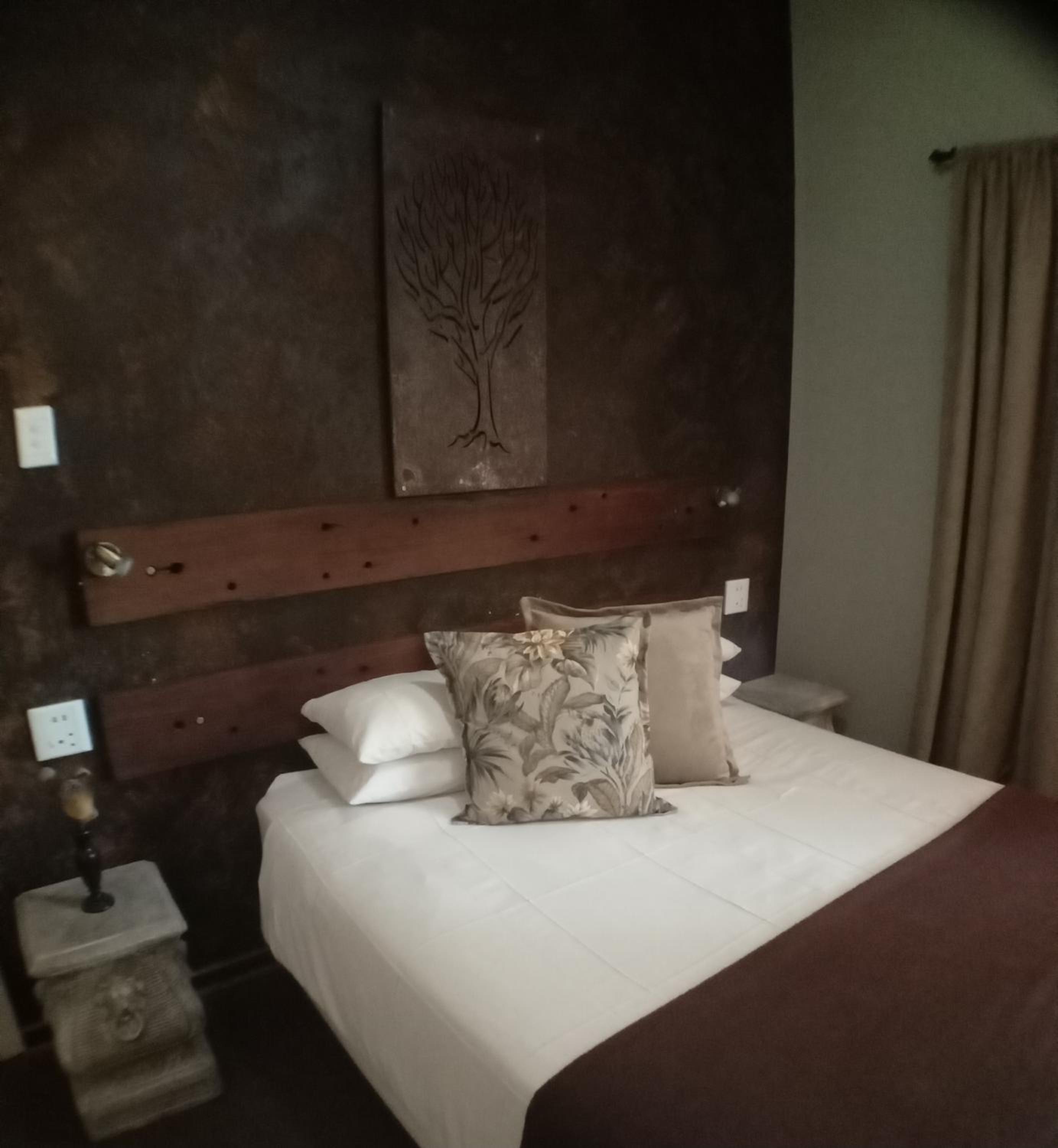 Deluxe Double Room with Shower - Photo 1