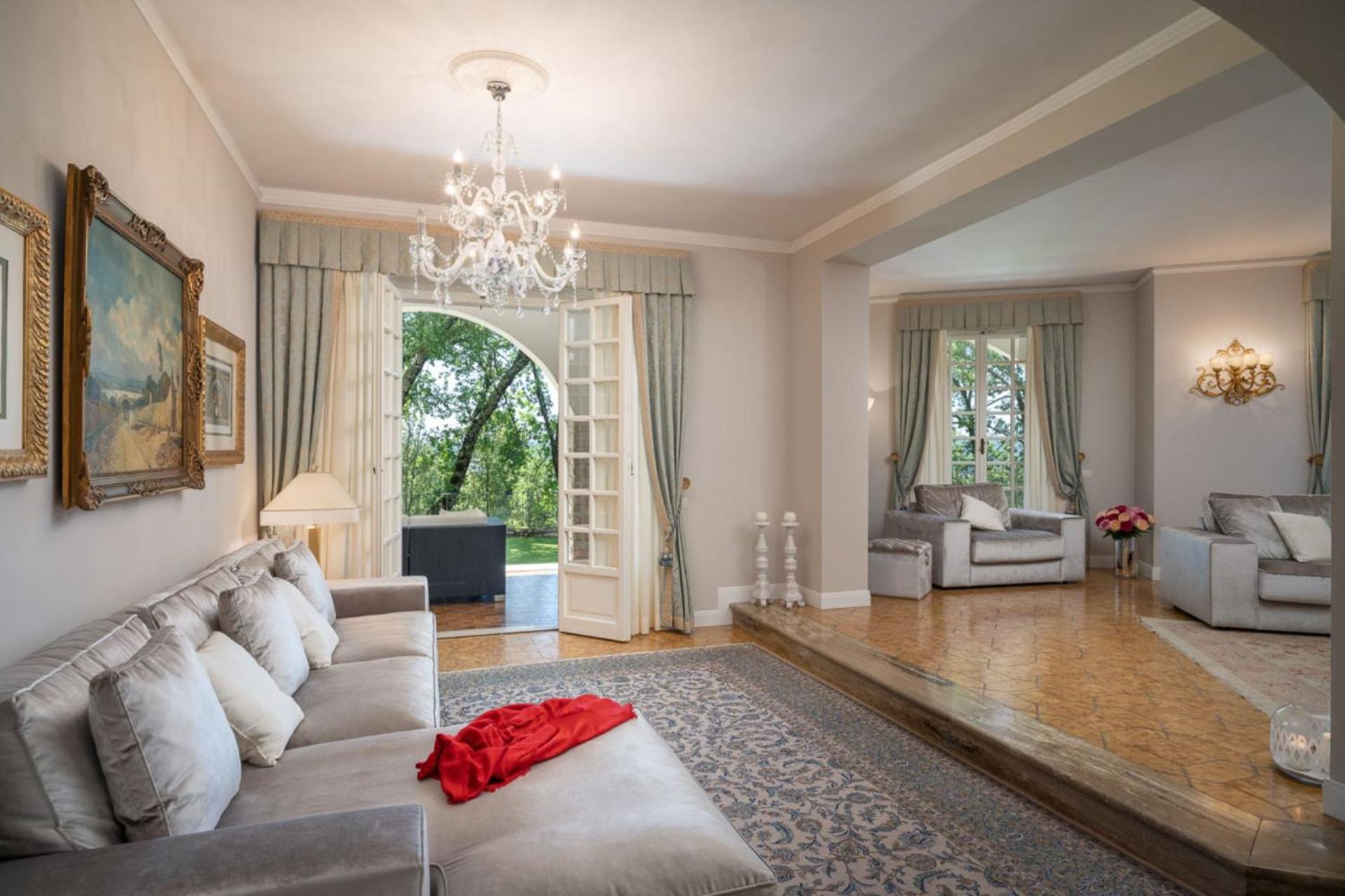 Villa photo 2
