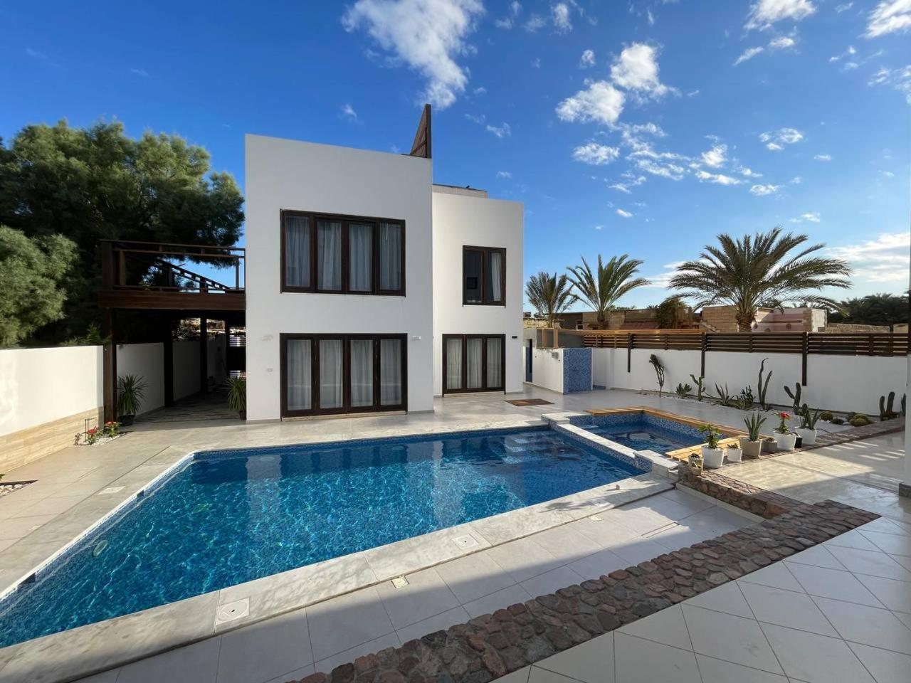 Villa photo 1