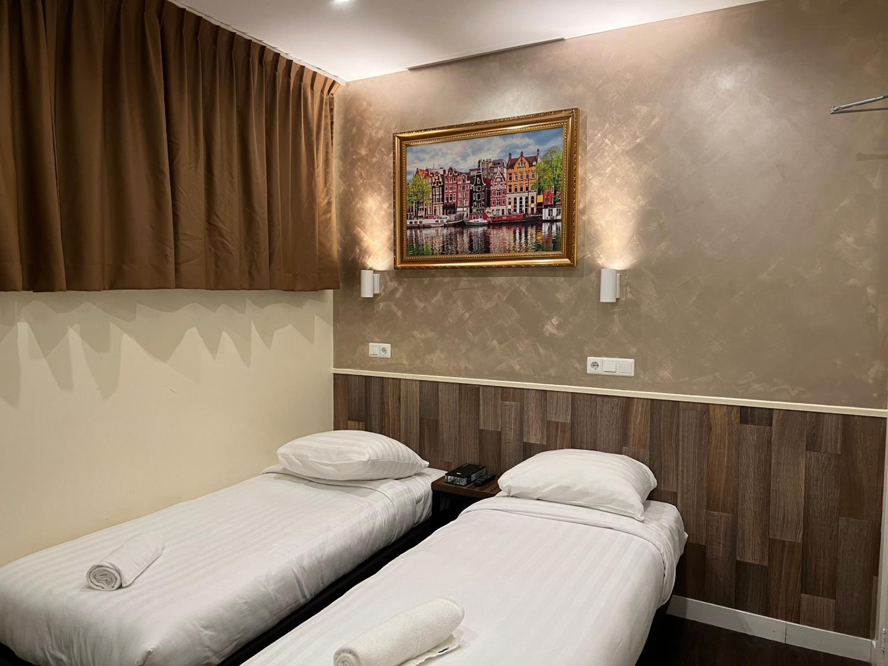 Twin Room with Private Bathroom