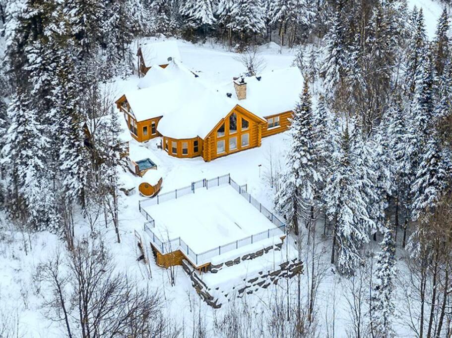 Three-Bedroom Chalet photo 3