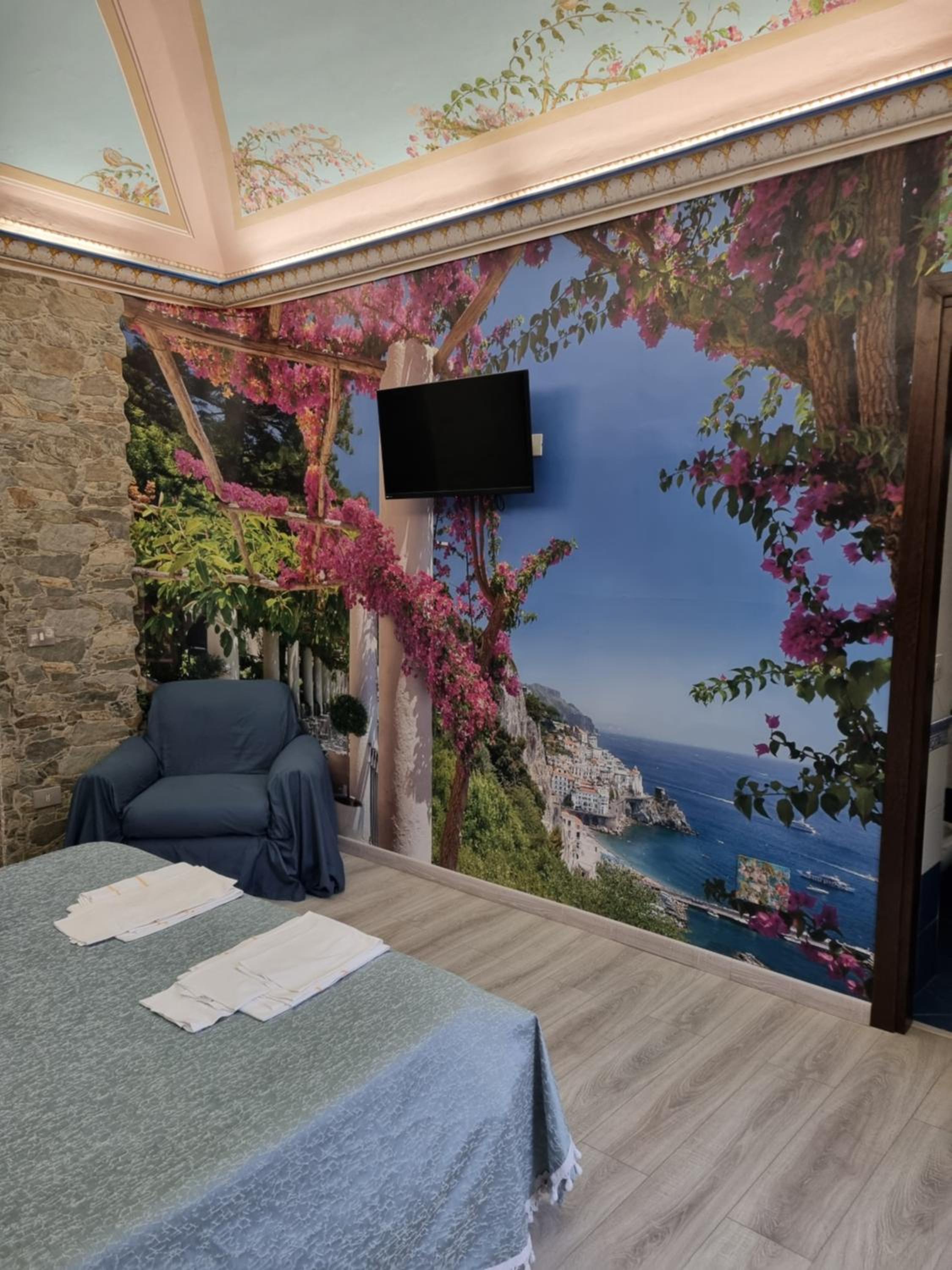 Quadruple Room with Private Bathroom - Photo 3