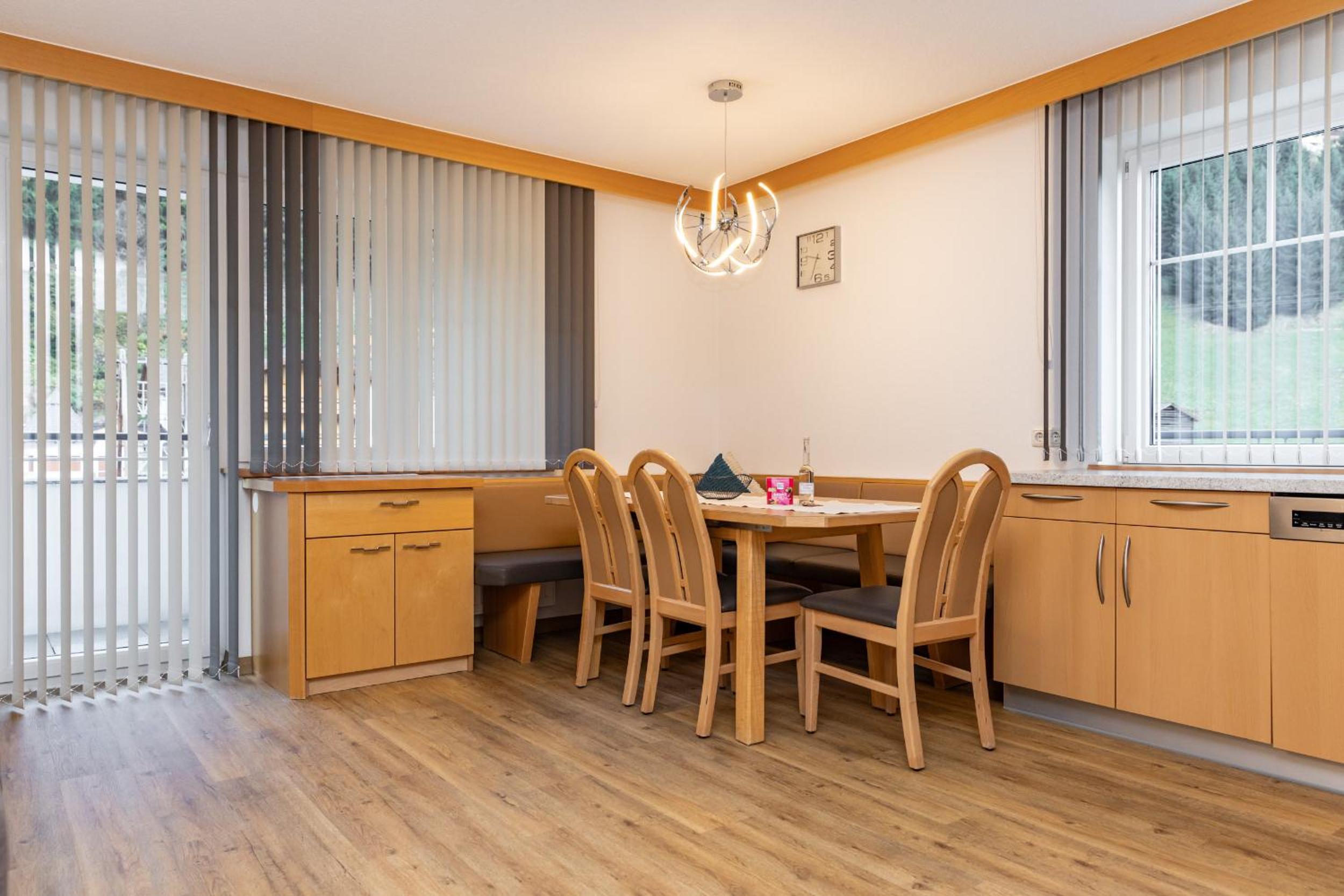 Two-Bedroom Apartment with Balcony photo 2