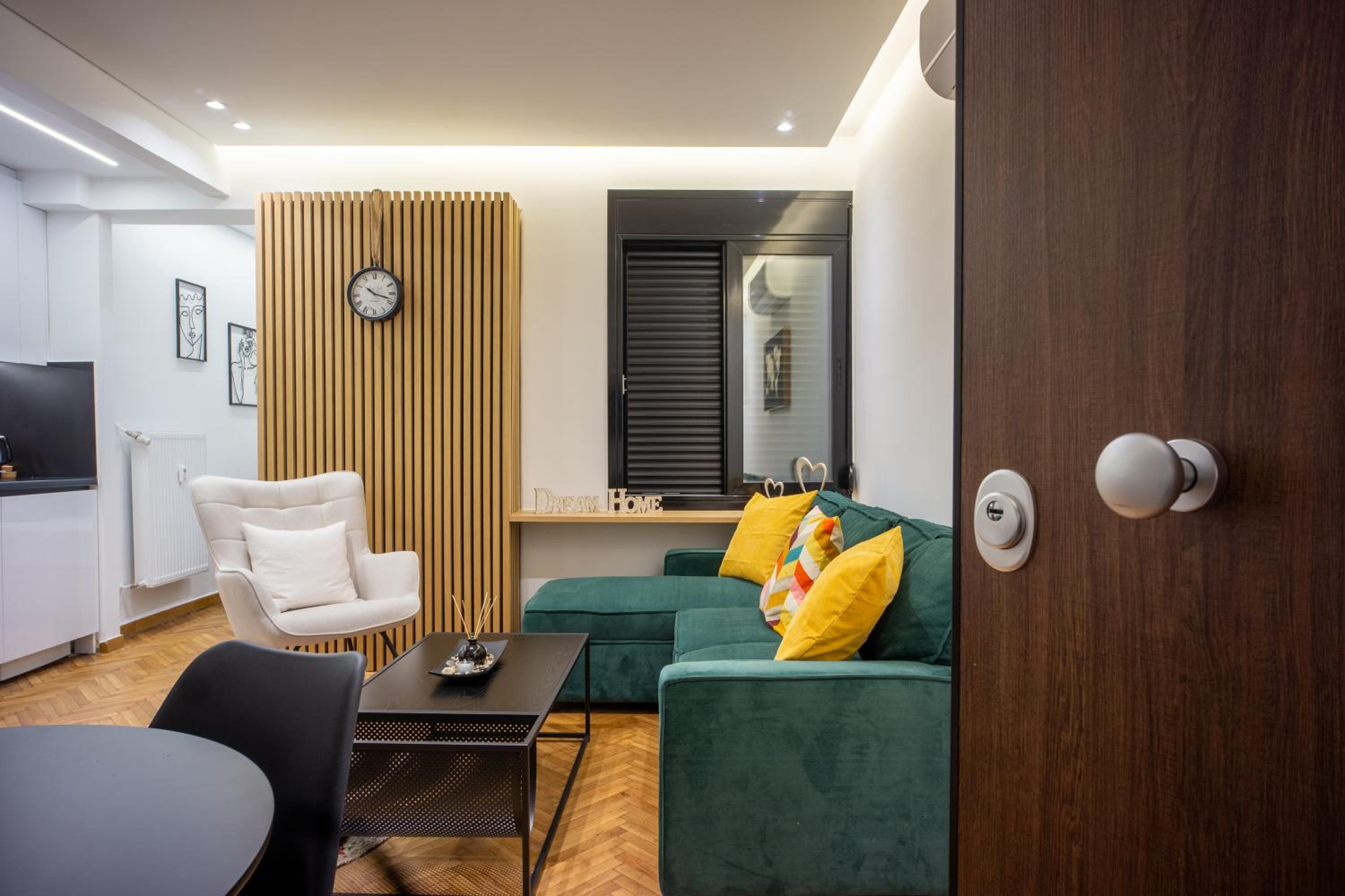 One-Bedroom Apartment