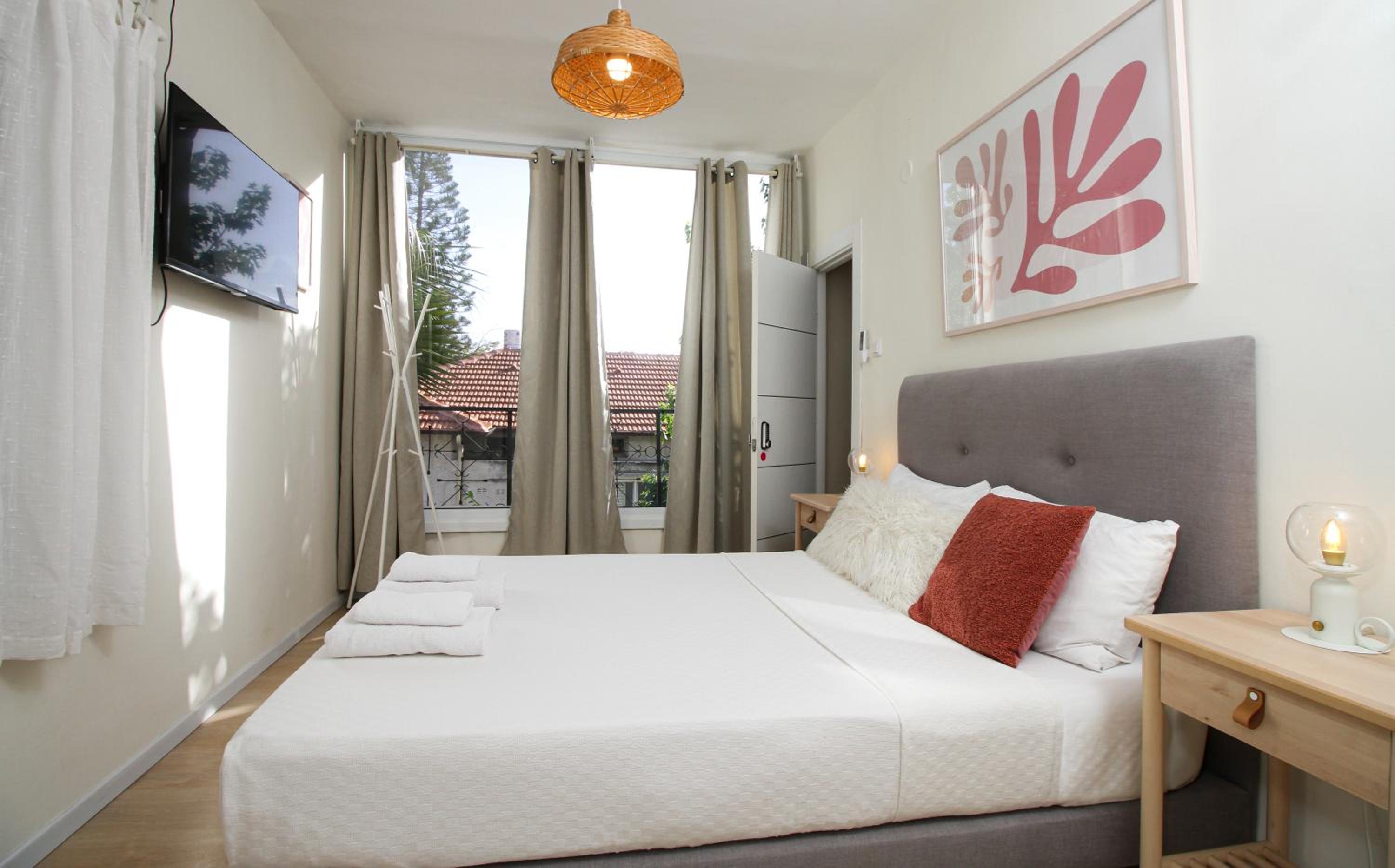 Double Room with Pool View - Photo 1