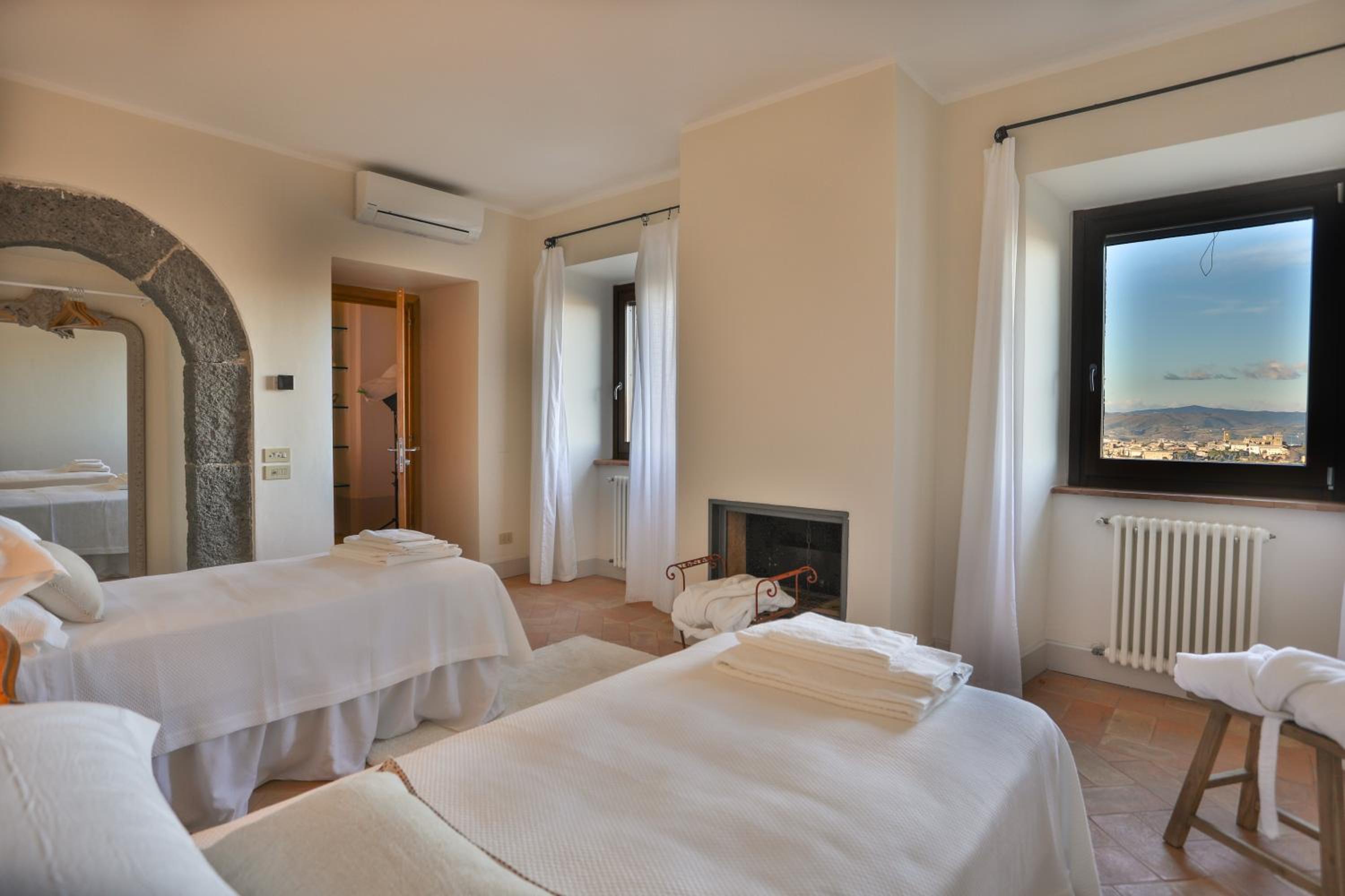 Suite with City View photo 2