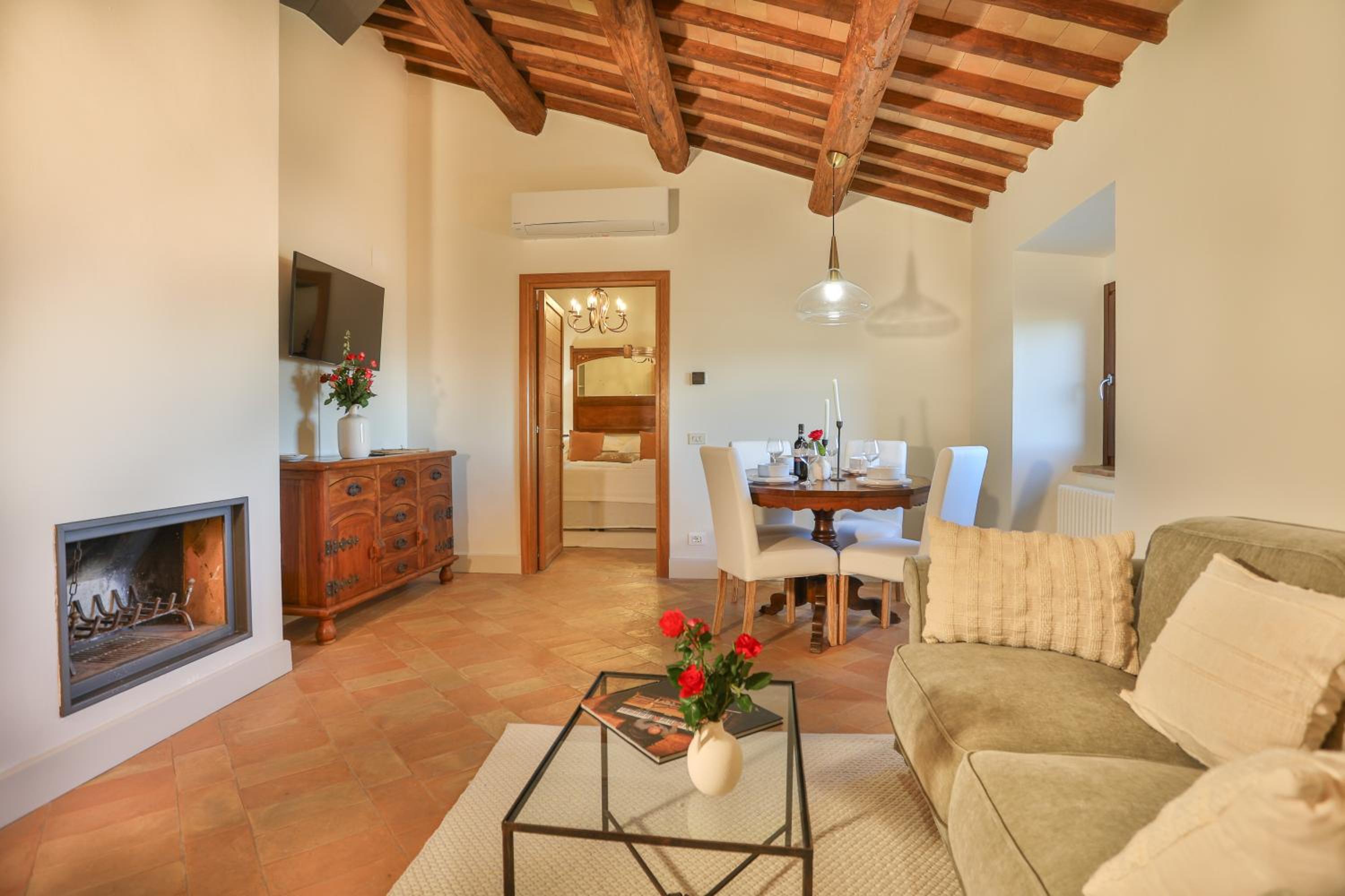 Suite with City View - Photo 2