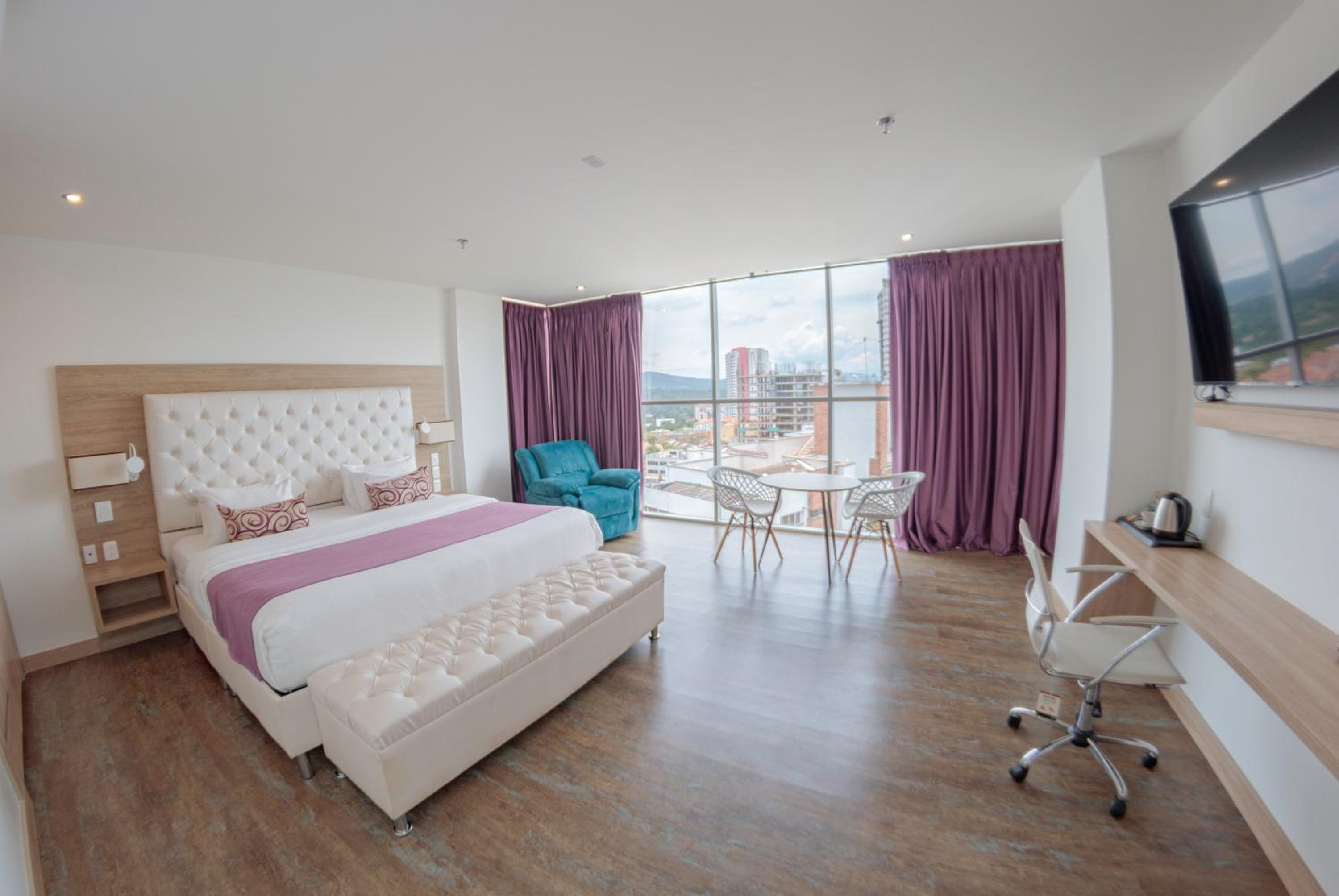 Deluxe Suite with Spa Bath