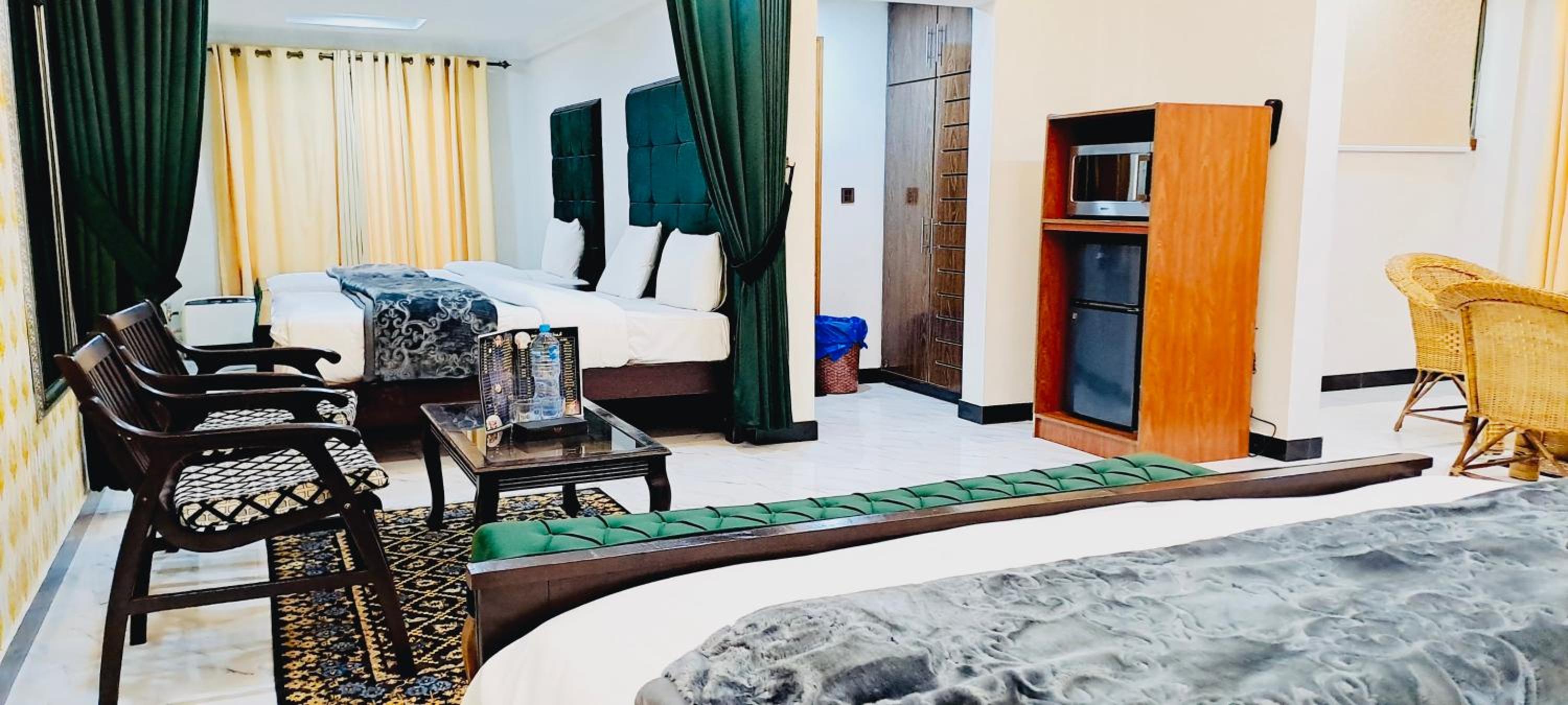 Deluxe Queen Room With Two Queen Beds