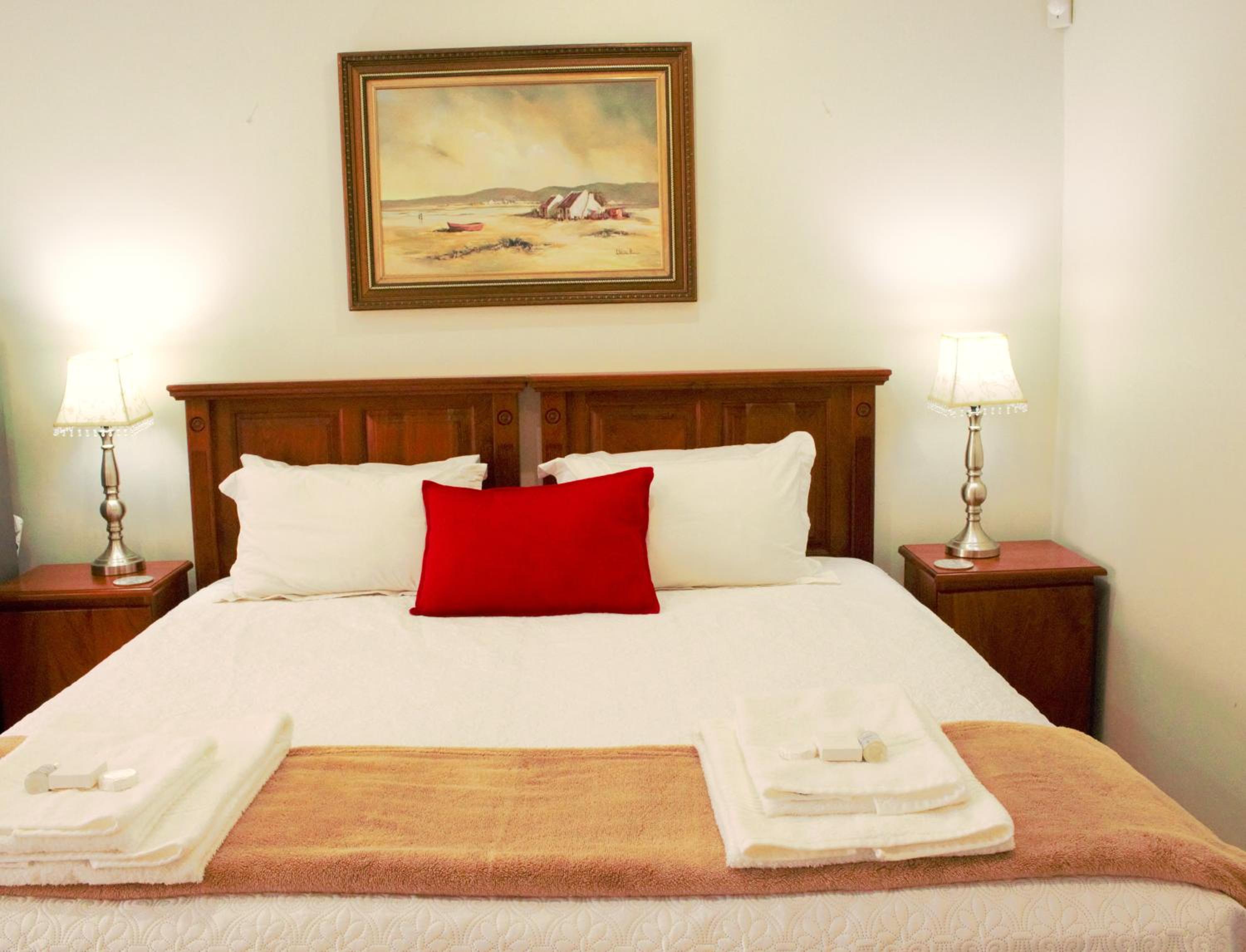 Double or Twin Room with Private Bathroom photo 1
