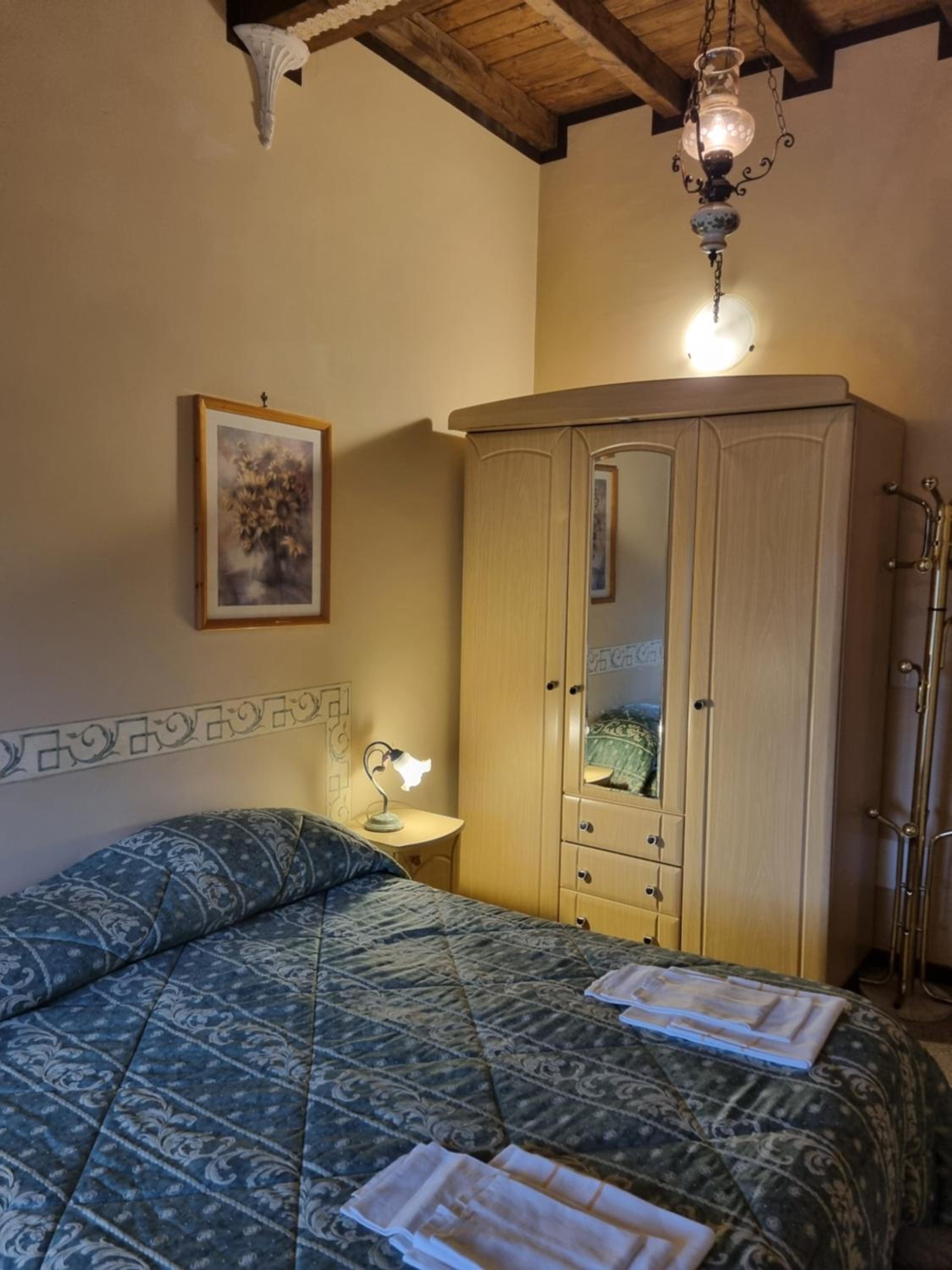 Standard Double Room - Photo 3