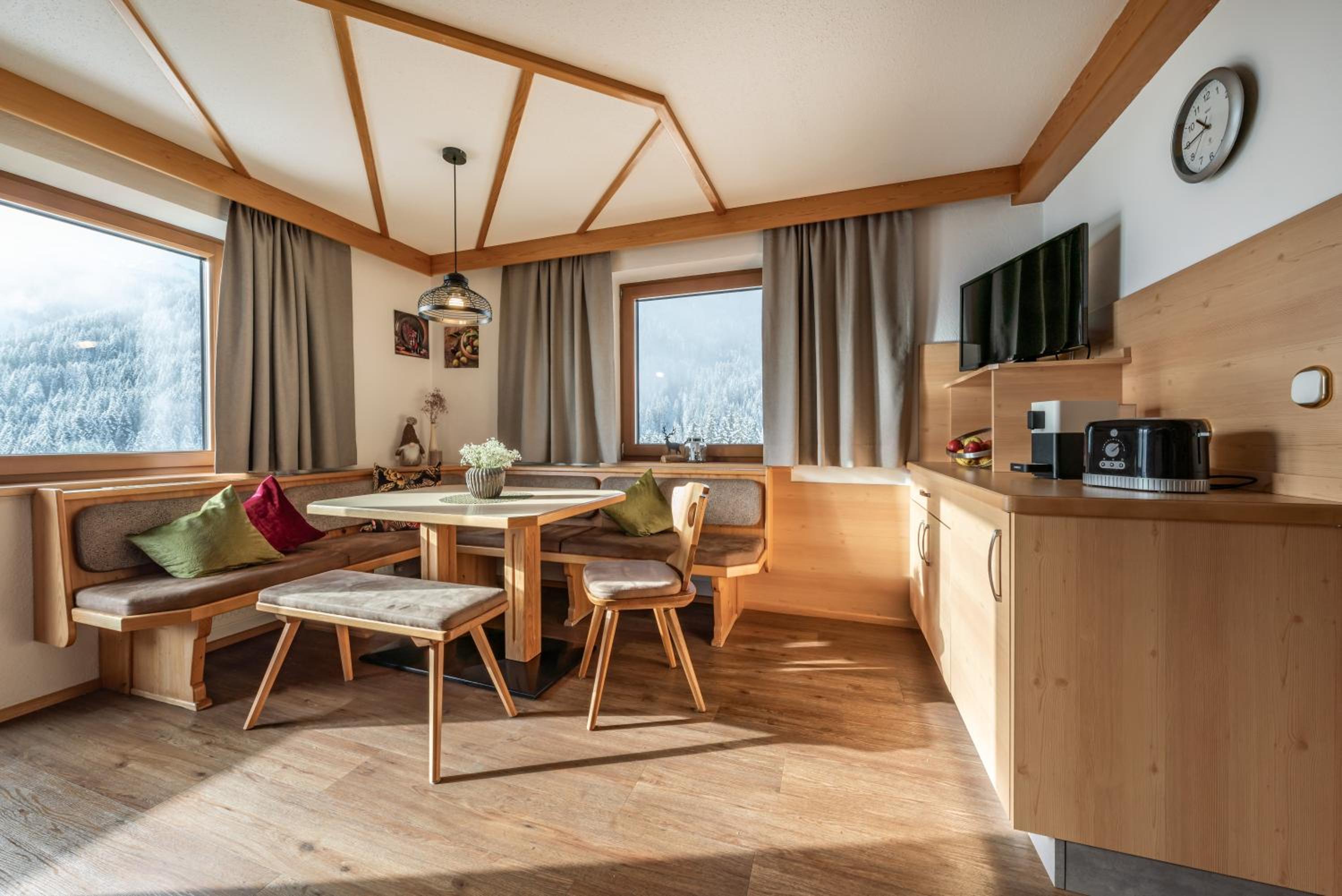 Two-Bedroom Apartment with Balcony photo 1