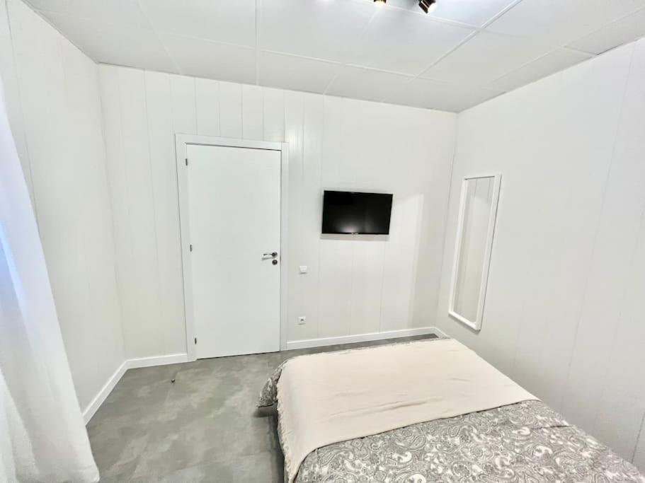 Three-Bedroom Apartment photo 2
