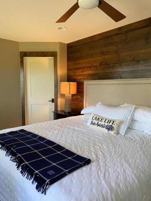 Three-Bedroom Chalet photo 1