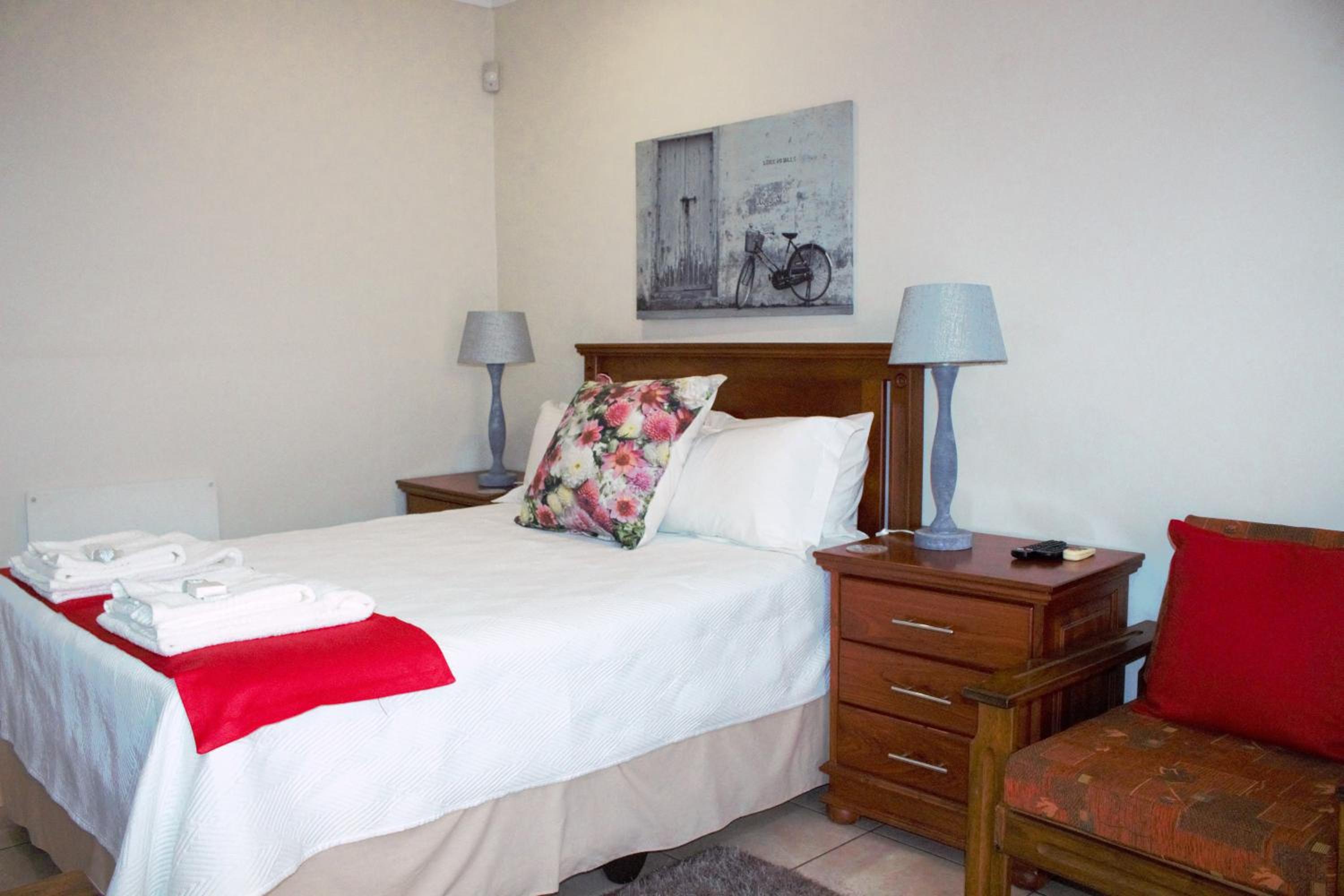 Double Room with Private Bathroom photo 3