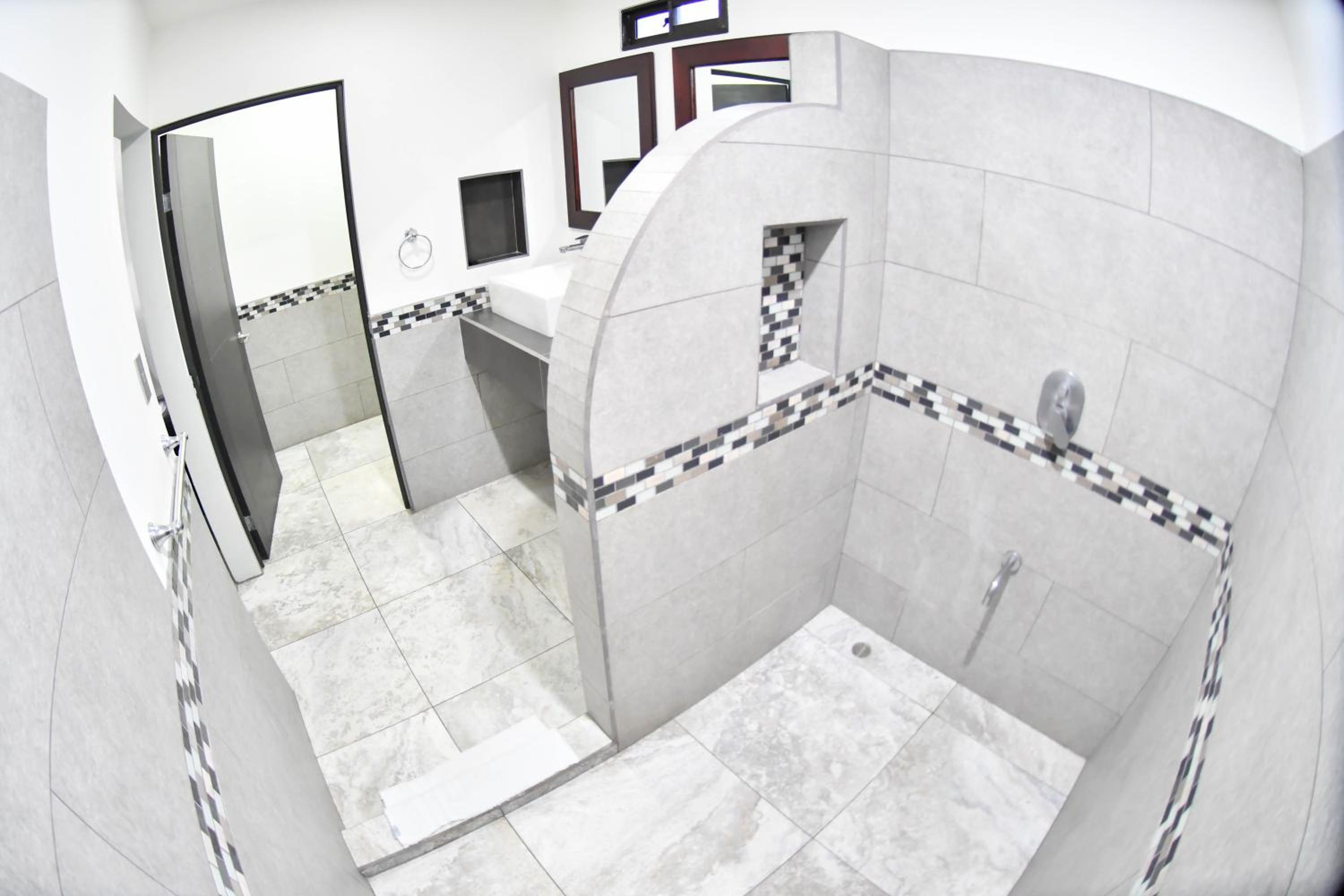 Superior Deluxe Double or Twin Room  photo 3