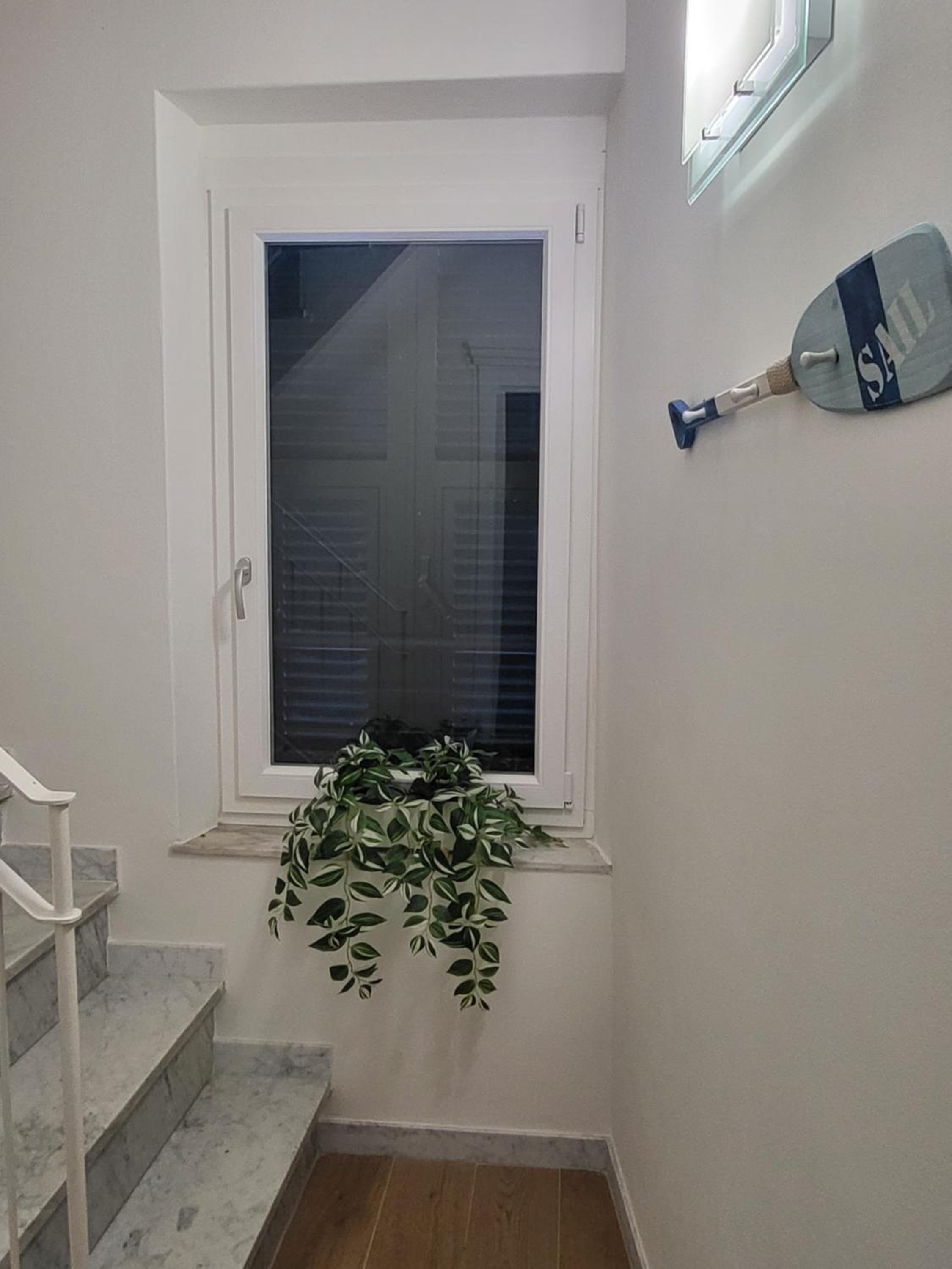 Double Room with Private External Bathroom - Photo 18