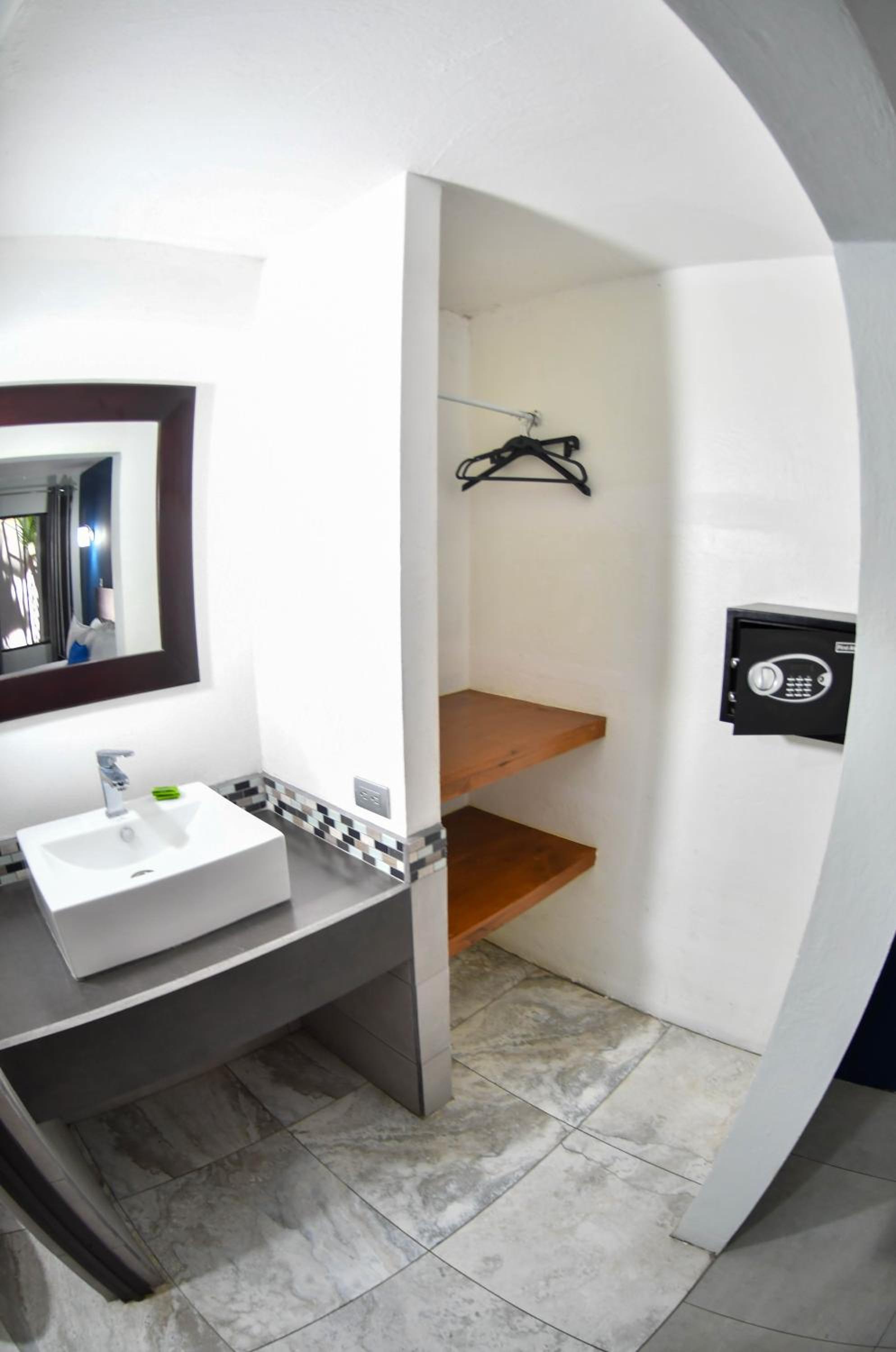 Deluxe Double or Twin Room photo 3