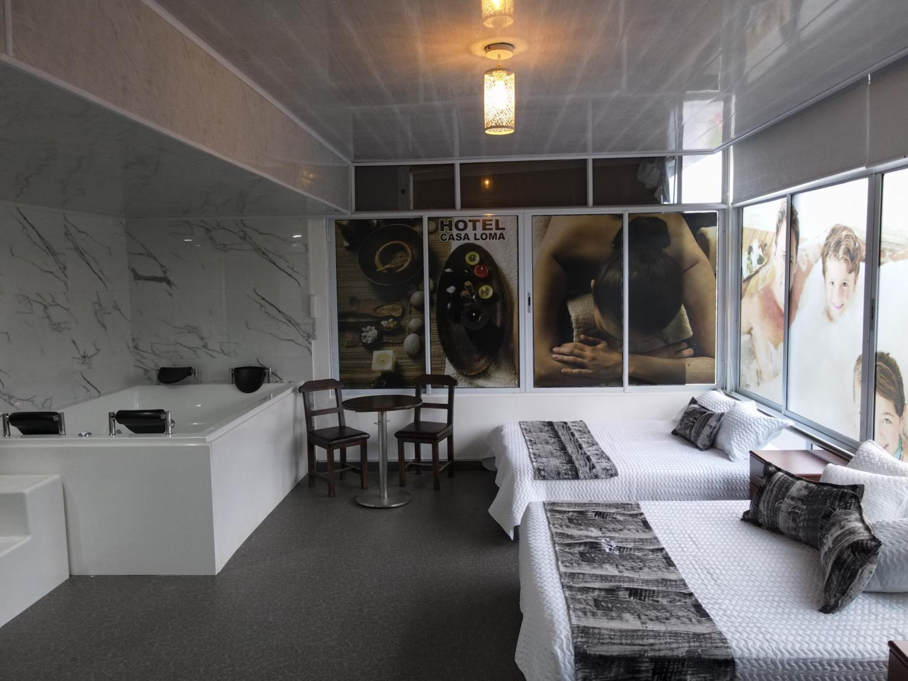 Deluxe Family Suite photo 1