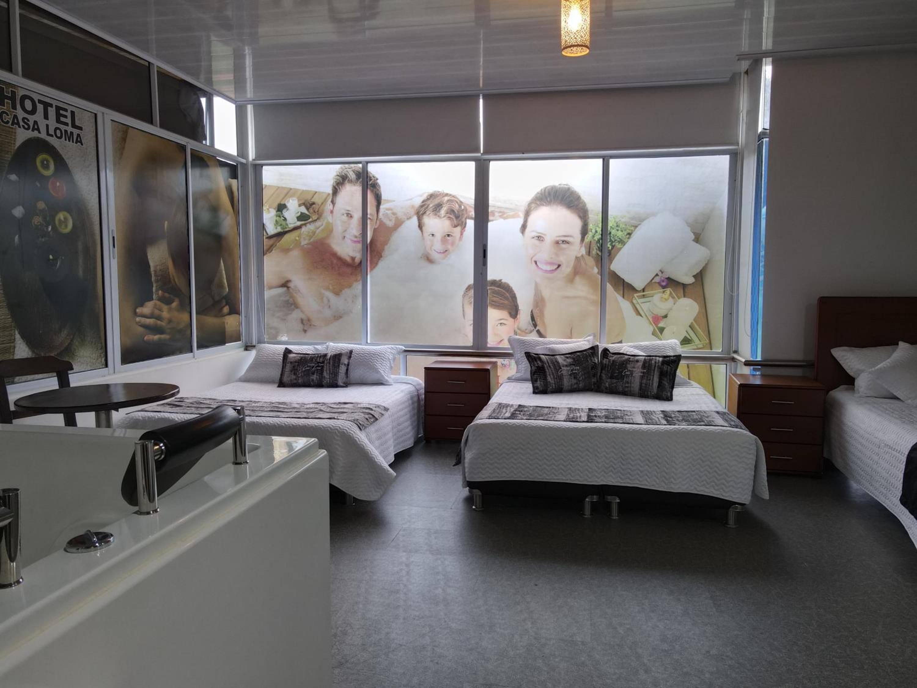 Deluxe Family Suite photo 2