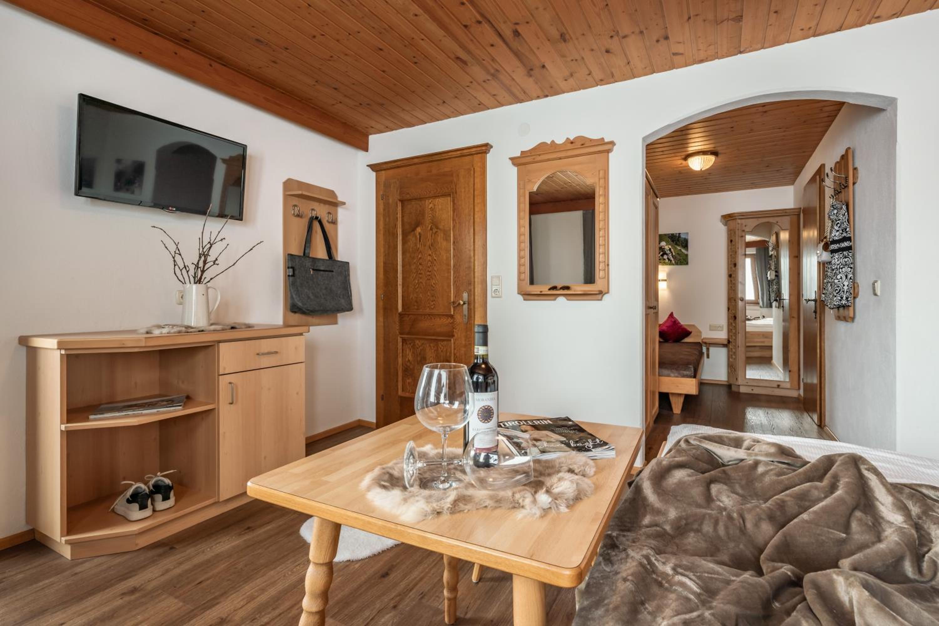 Two-Bedroom Apartment with Balcony photo 2