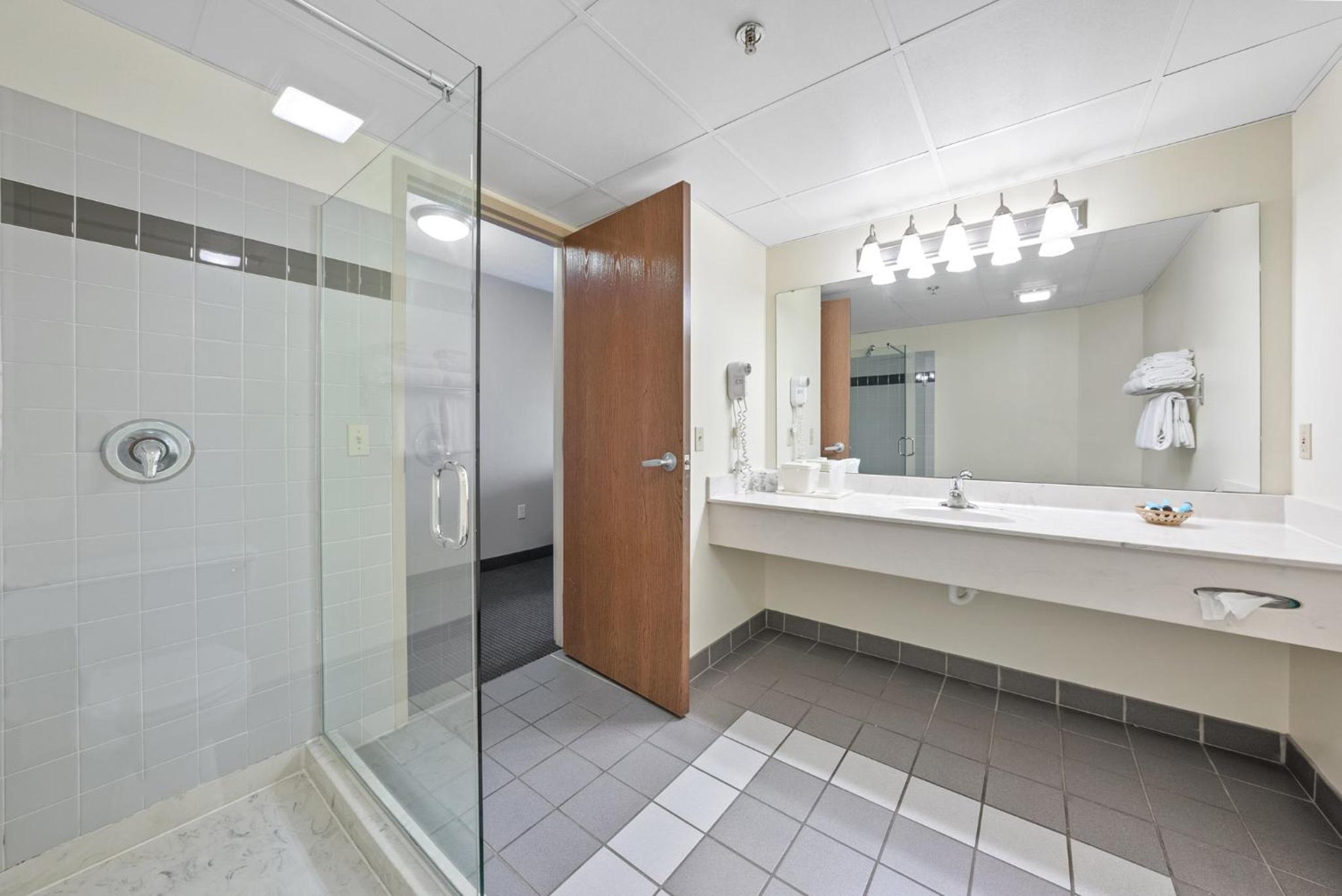Quadruple Room - Photo 3