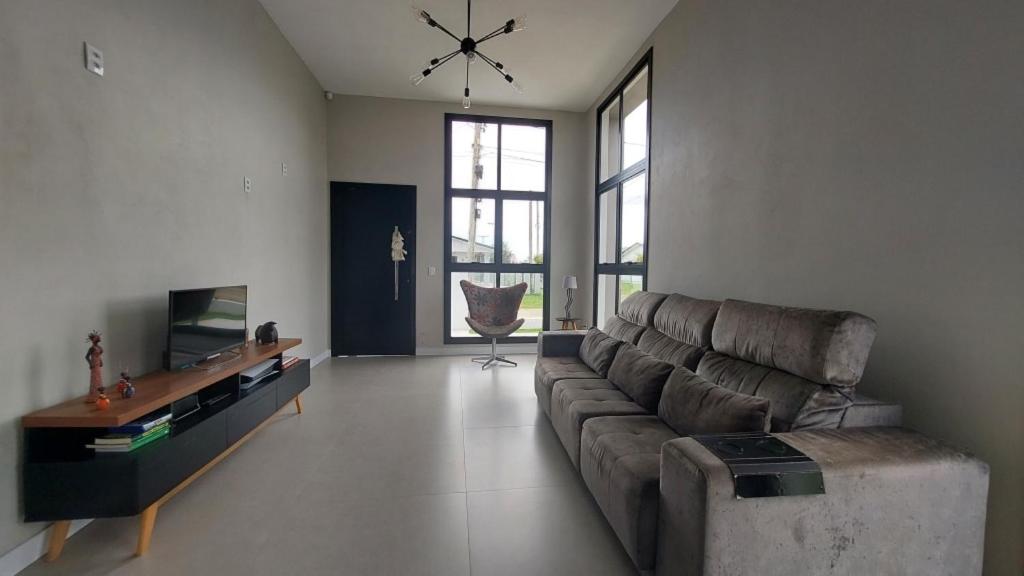 Three-Bedroom House photo 3