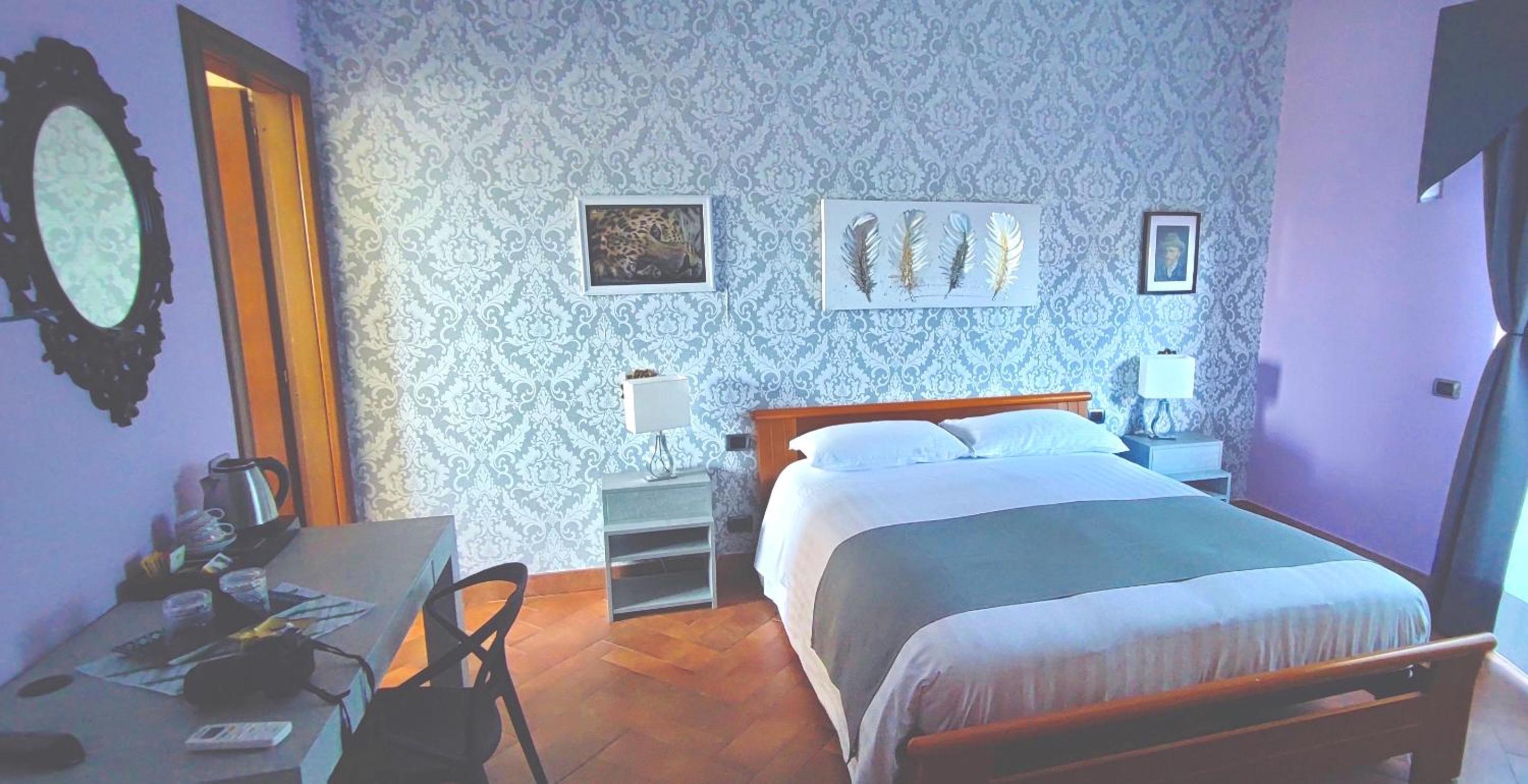 Double Room with Spa Bath photo 3